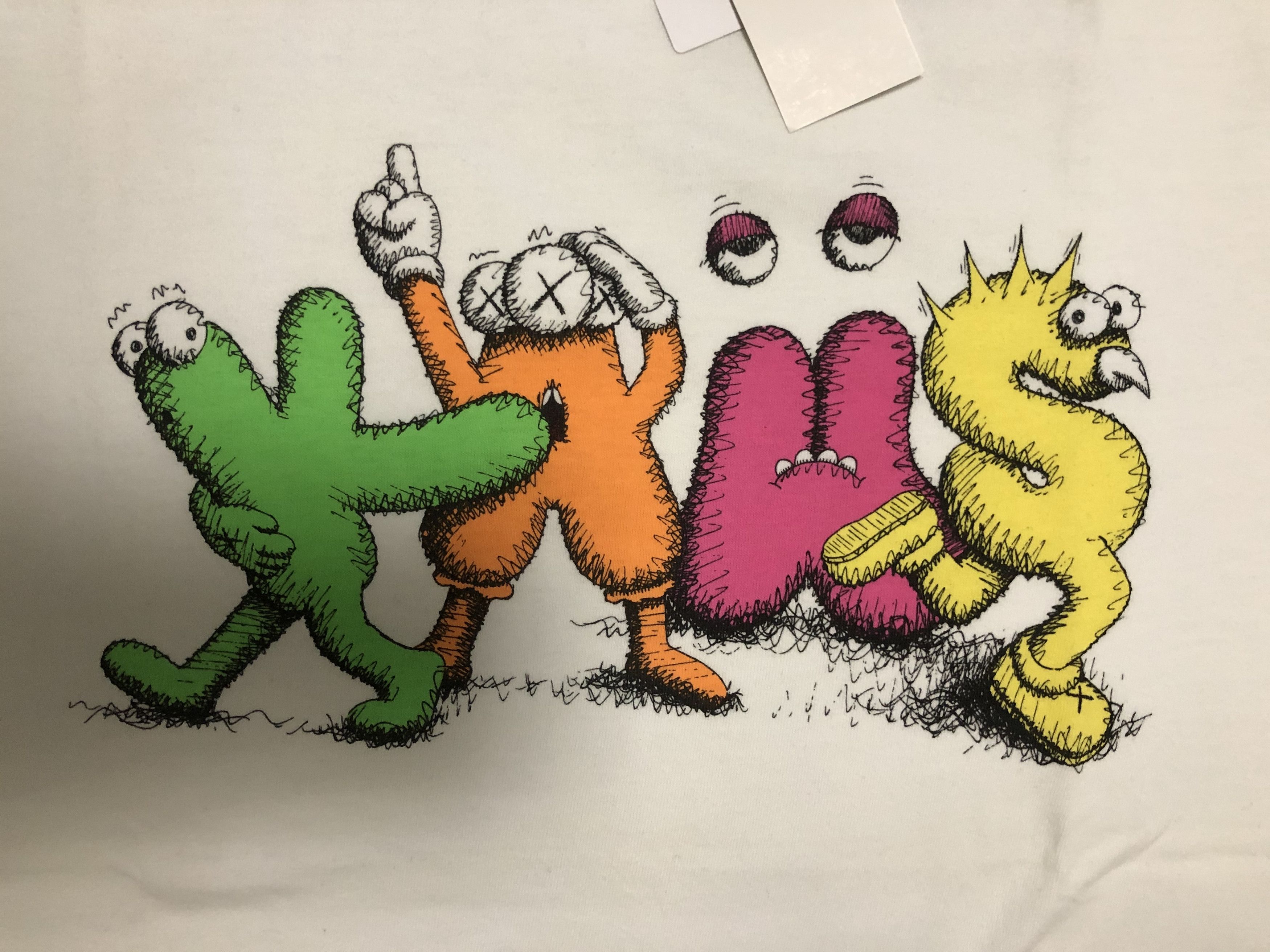 Kaws × Uniqlo KAWS x Uniqlo UT 2016 Spring/Summer Collection - Font Tee Size US L / EU 52-54 / 3 - 2 Thumbnail