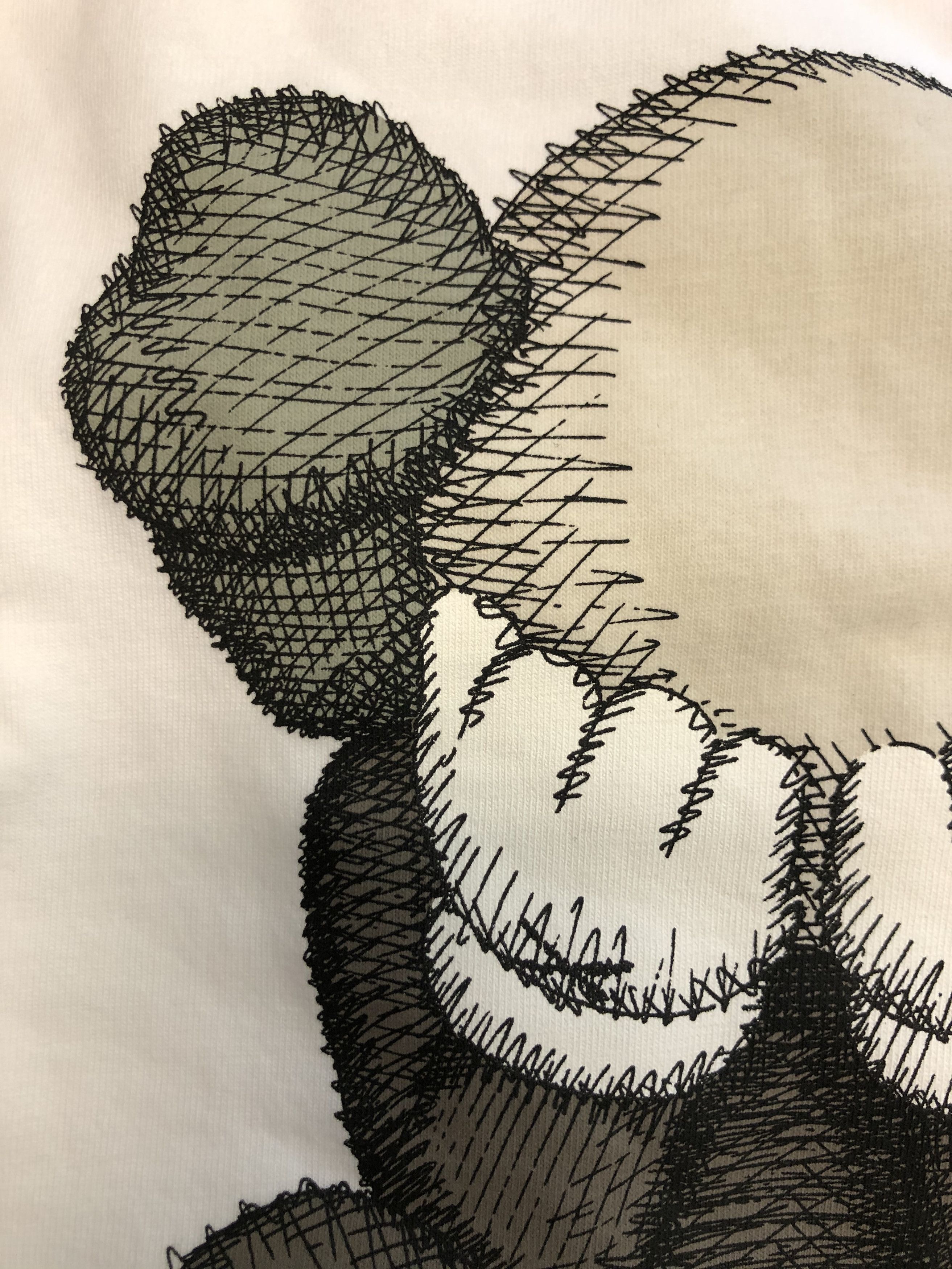 Kaws × Uniqlo KAWS x Uniqlo Tokyo First Tee SS21 - "Seperated" Size US XL / EU 56 / 4 - 2 Thumbnail