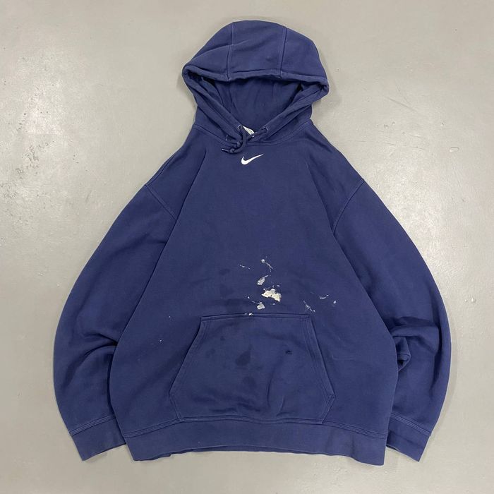 Nike middle swoosh on sale hoodie