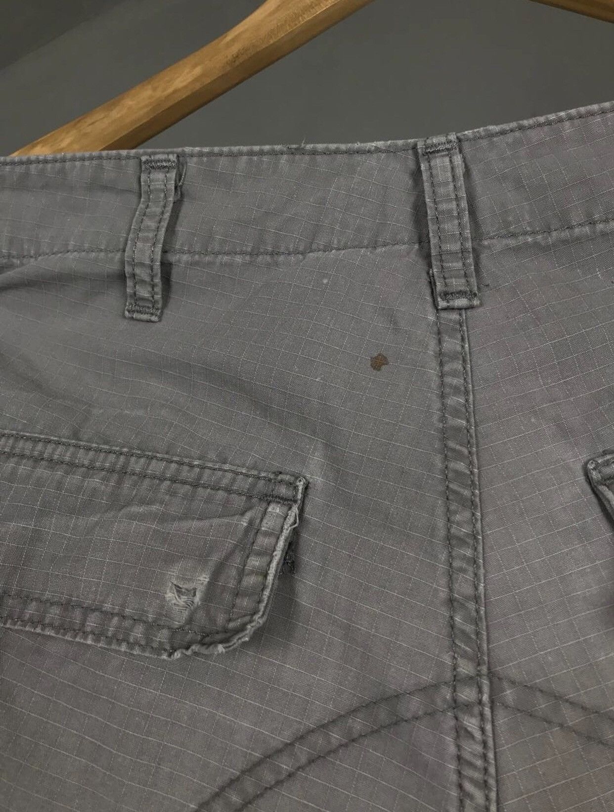 Carhartt Carhartt vintage streetwear Bermuda cargo shorts Size US 29 - 10 Thumbnail