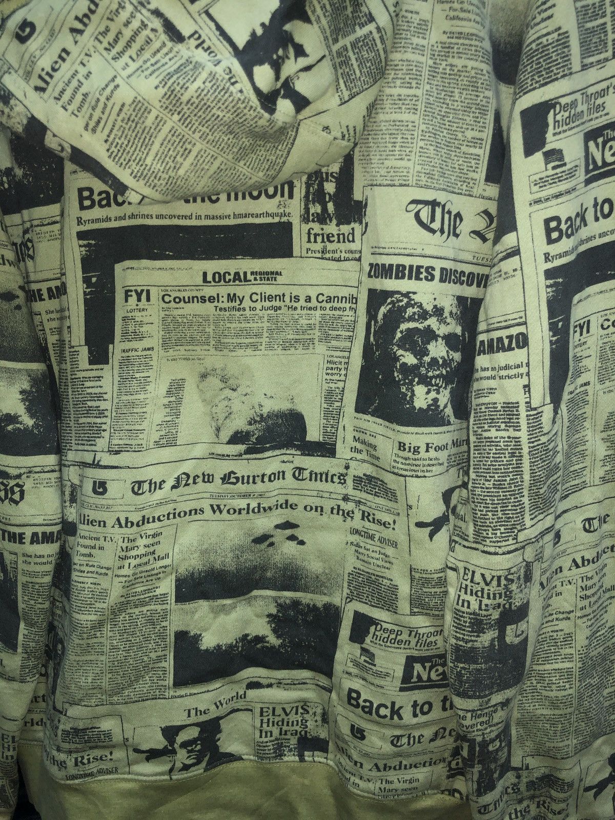 Burton Burton Hoodie Printed Newspapers New Herald Elvis Presley Size US M / EU 48-50 / 2 - 4 Thumbnail