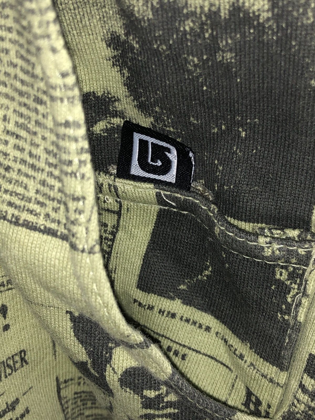 Burton Burton Hoodie Printed Newspapers New Herald Elvis Presley Size US M / EU 48-50 / 2 - 5 Thumbnail