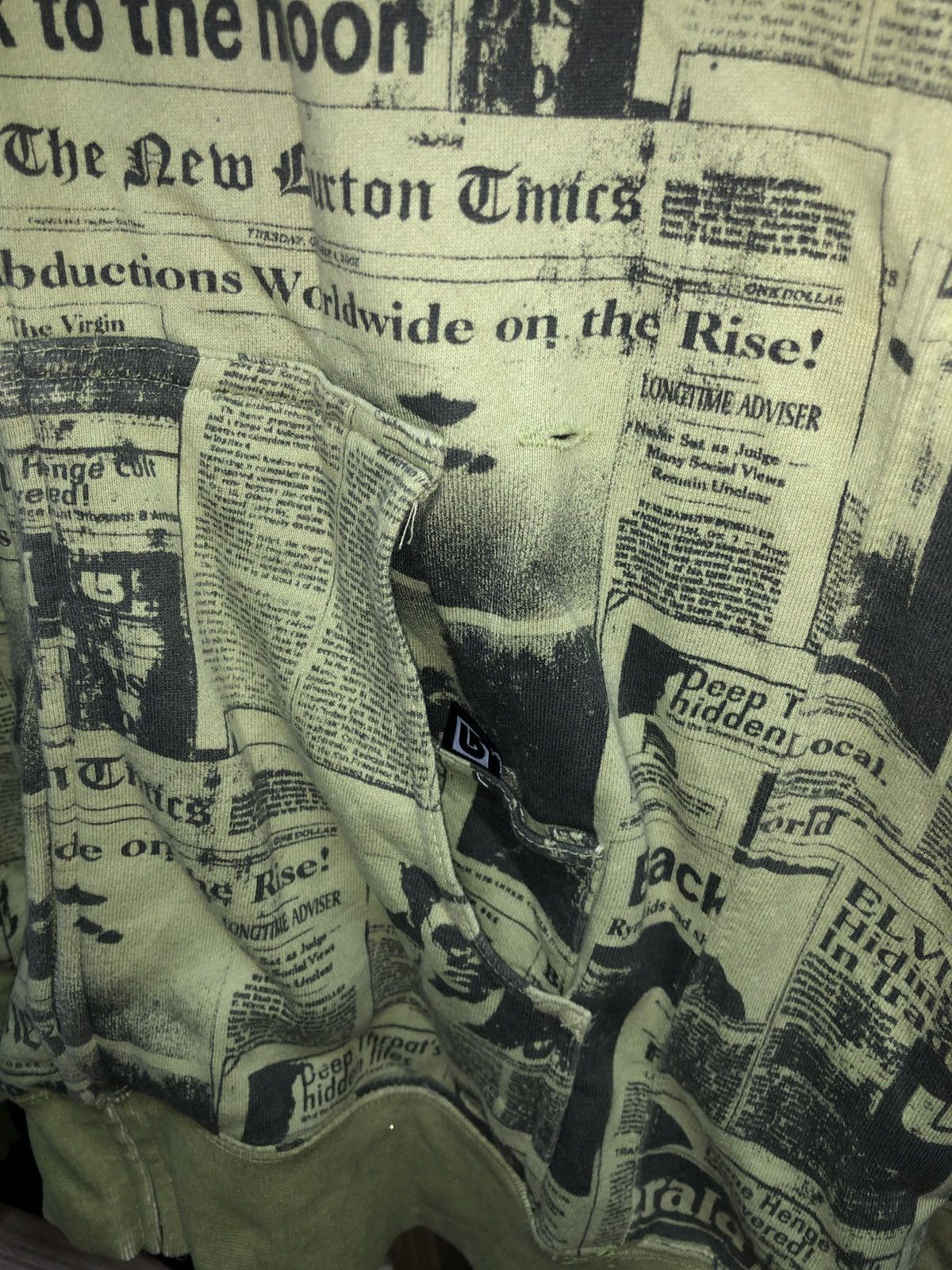 Burton Burton Hoodie Printed Newspapers New Herald Elvis Presley Size US M / EU 48-50 / 2 - 3 Thumbnail
