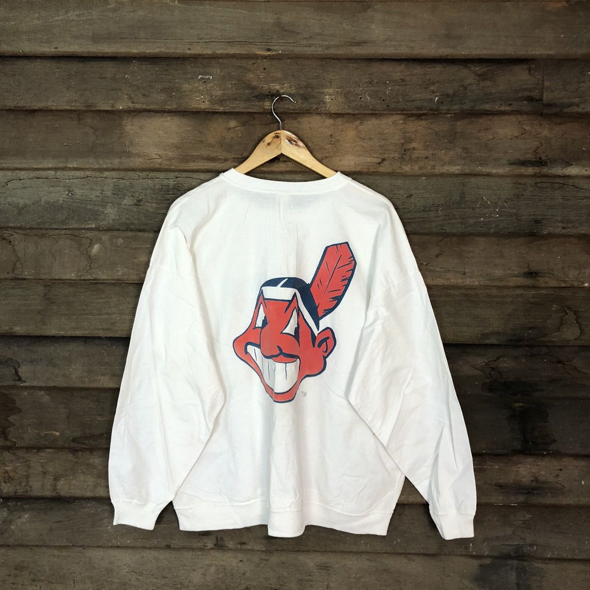 image of Cleveland Red Indians Vintage White Sweatshirt 3848, Men's (Size XL)