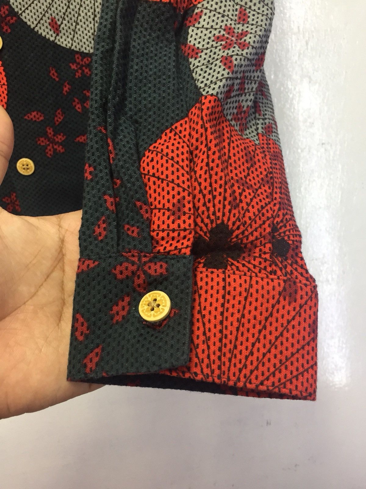 Japanese Brand Vintage Japanese Umbrella Motive Shirt Size US L / EU 52-54 / 3 - 5 Thumbnail