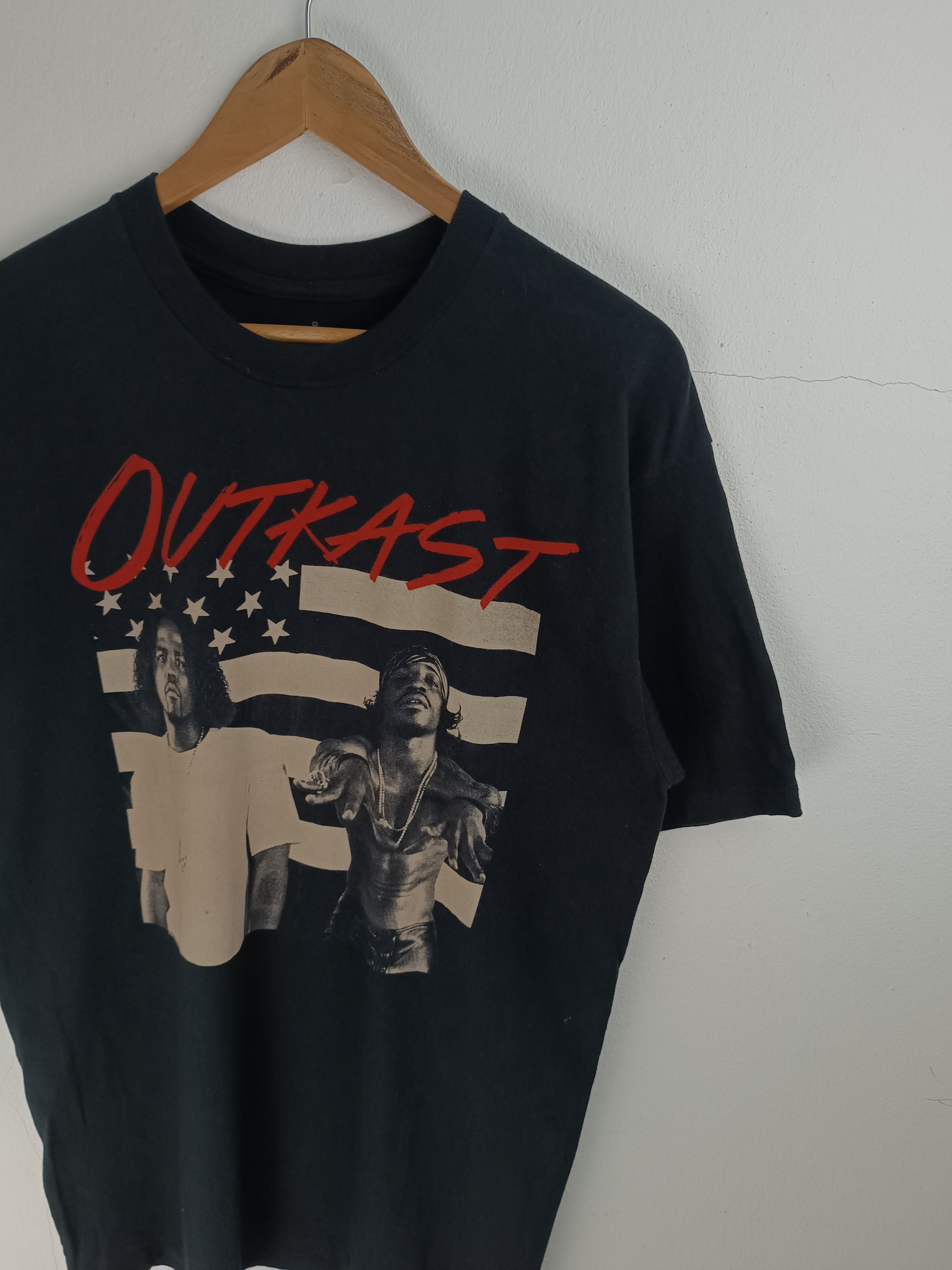 Rap Tees VINTAGE '14 OUTKAST 'HIGH SCHOOLERS' TEE (lil wayne jay-z) Size US L / EU 52-54 / 3 - 6 Thumbnail