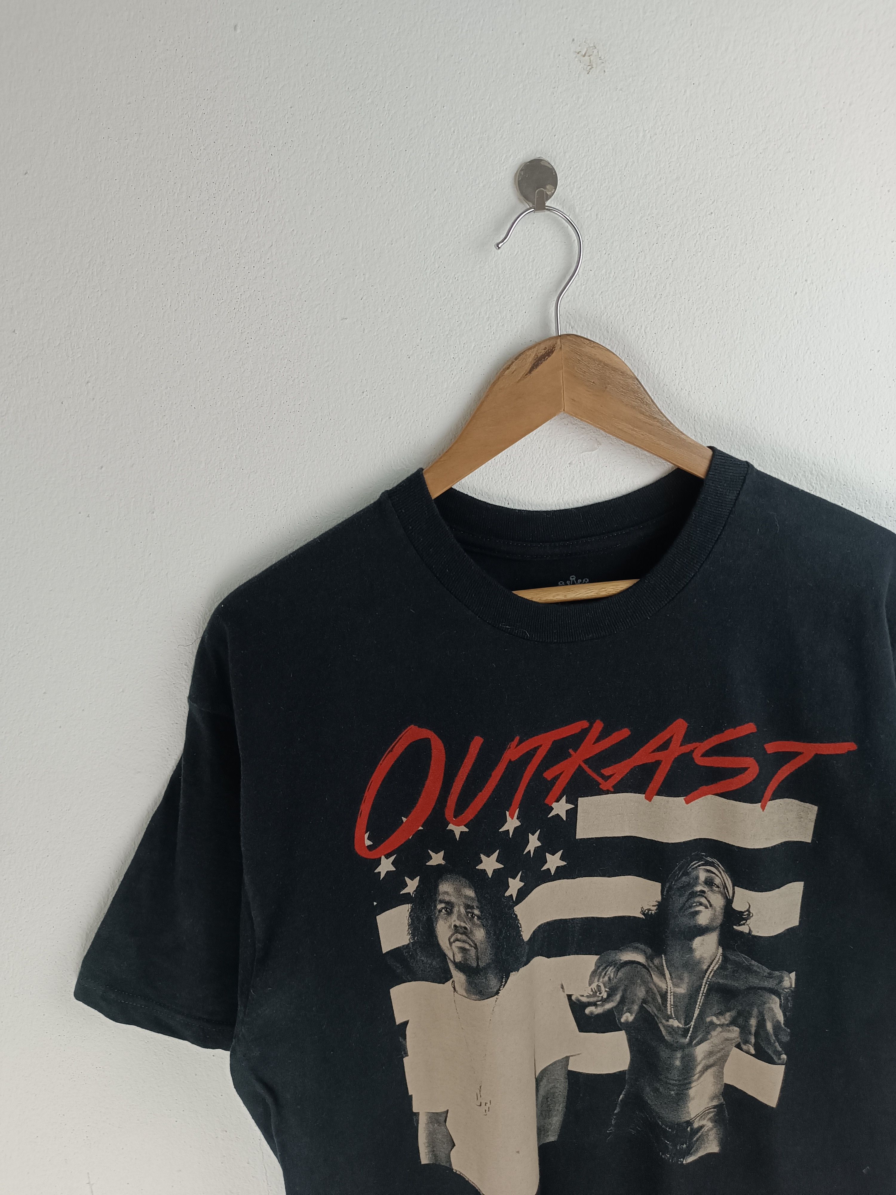 Rap Tees VINTAGE '14 OUTKAST 'HIGH SCHOOLERS' TEE (lil wayne jay-z) Size US L / EU 52-54 / 3 - 5 Thumbnail