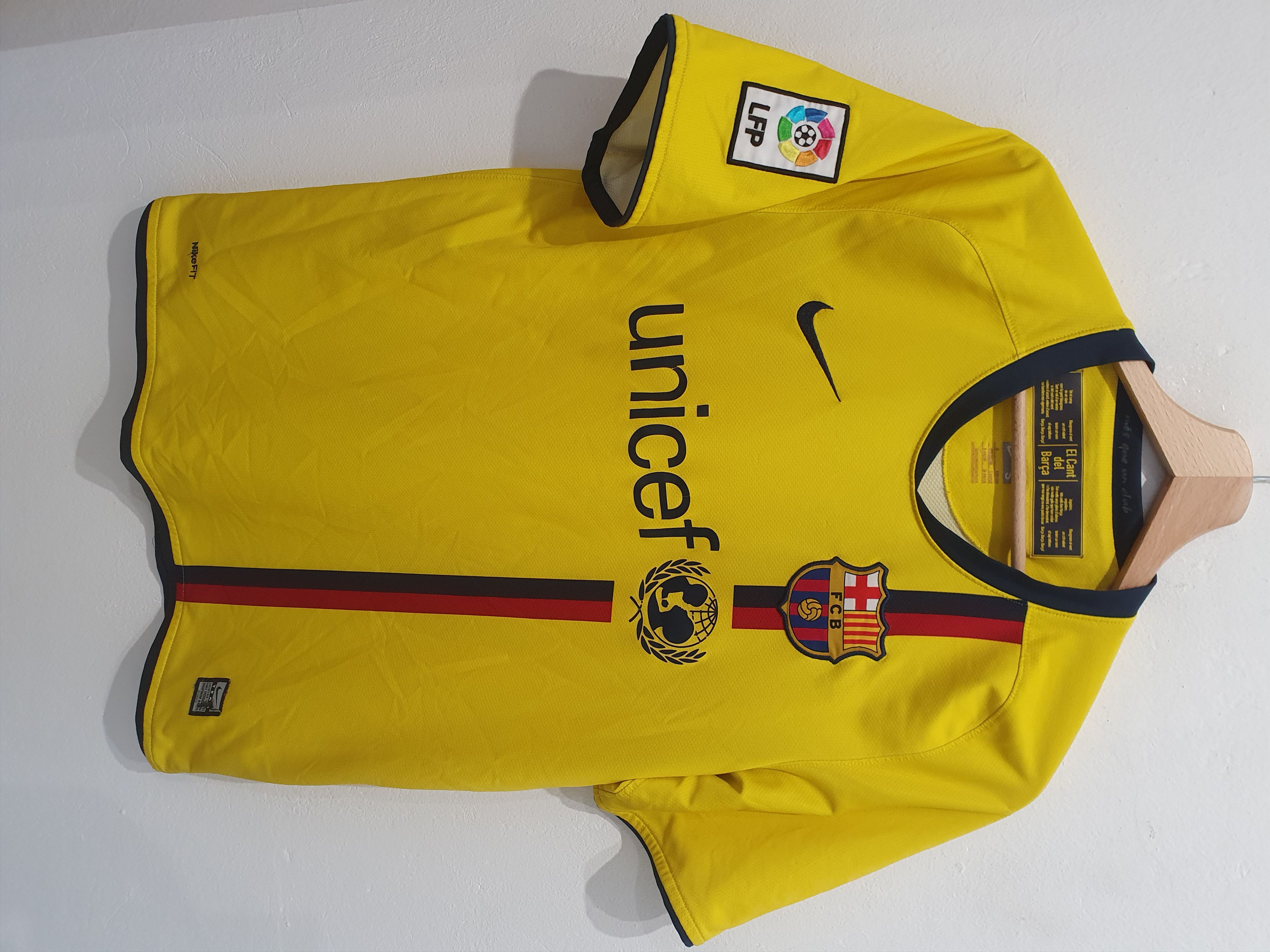 image of Fc Barcelona 2008 2009 2010 Size S Shirt Jersey in Yellow, Men's