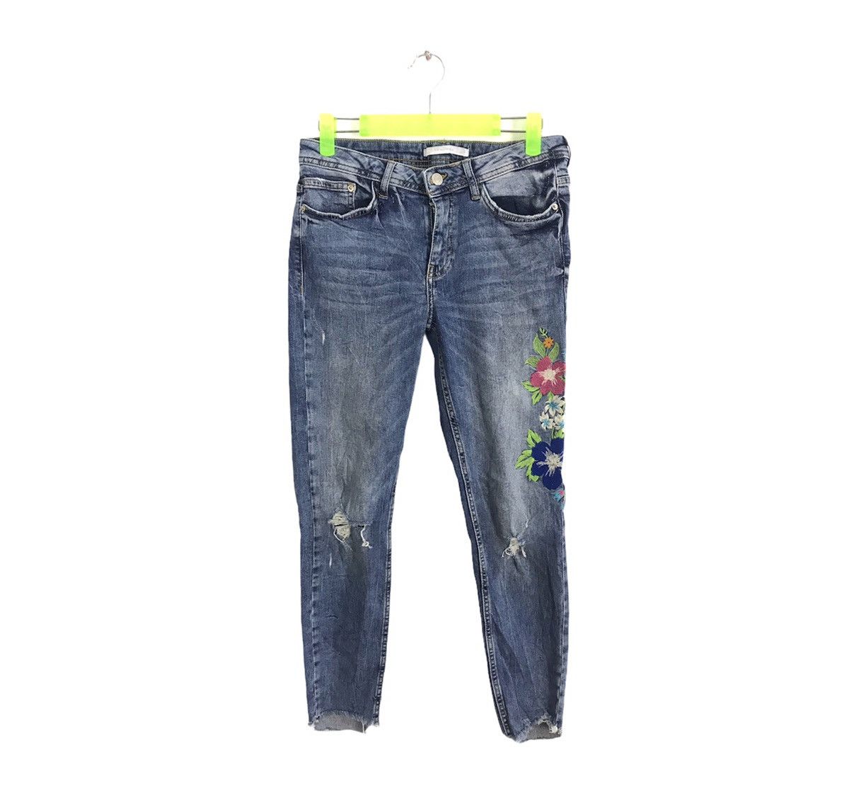 image of Distressed Denim x Vintage Zara Trafaluc Skinny Cut Style Embroidery Logo Denim, Women's (Size 28)