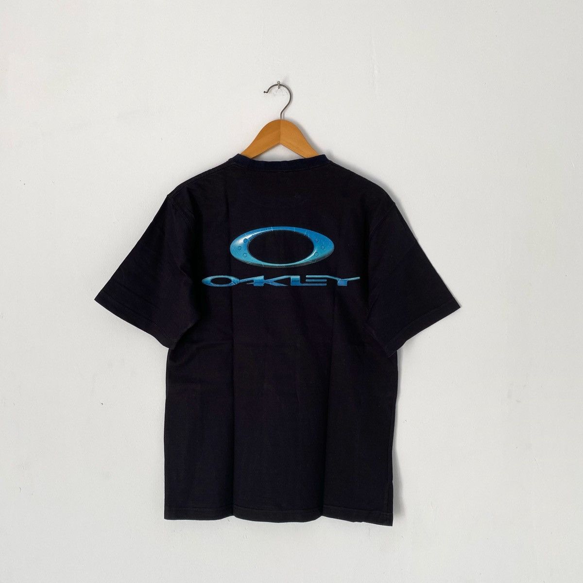 Oakley Oakley logo t-shirt | Grailed Oakley Oakley logo t-shirt | Grailed