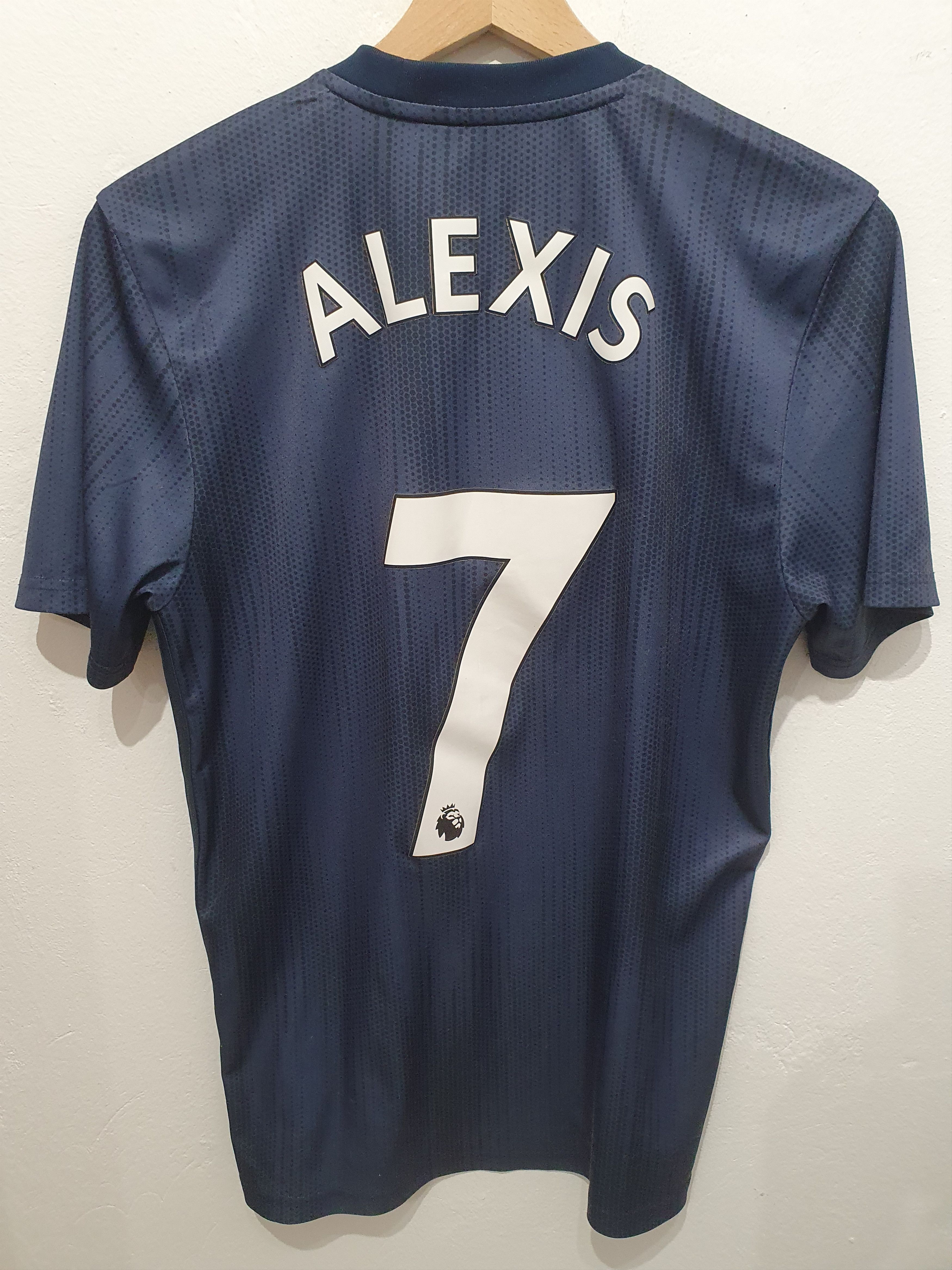 ALEXIS MANCHESTER UNITED ADIDAS SIZE S JERSEY SOCCER shirt