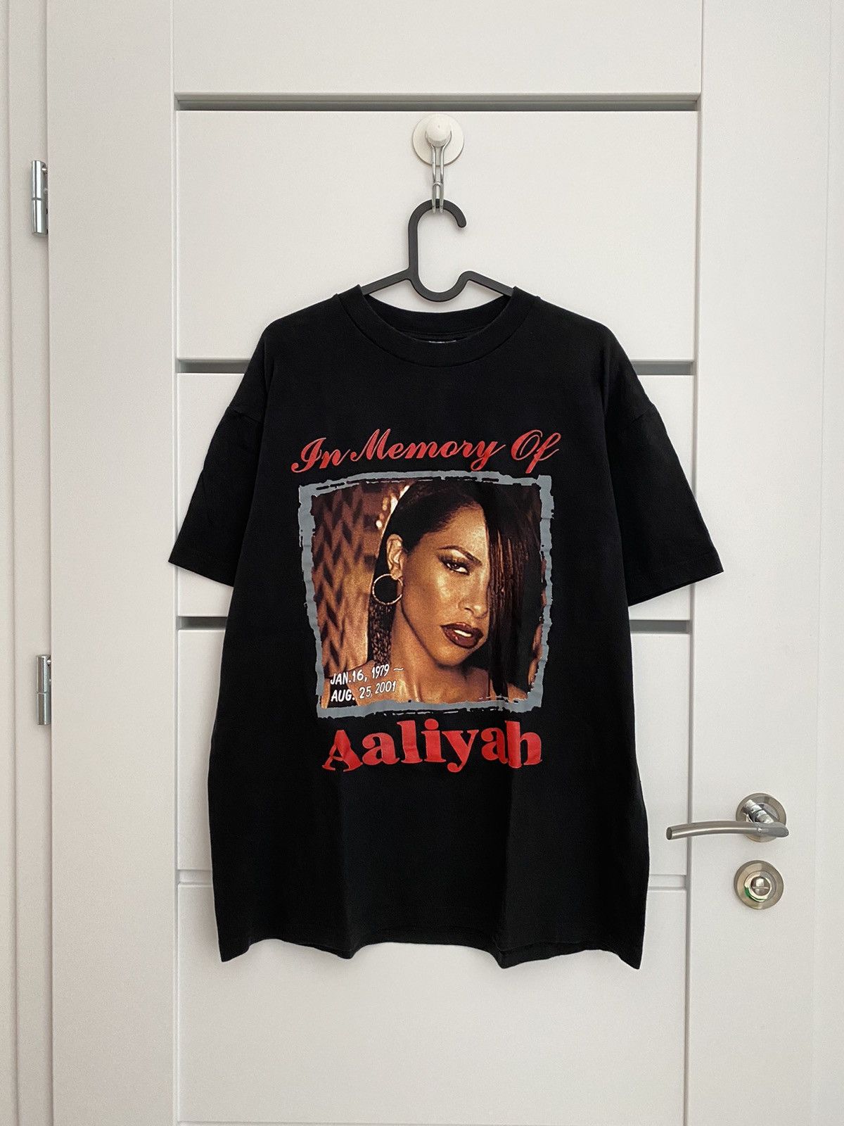Rap Tees × Vintage Aaliyah 00s Vintage Rap Tee VNDS Snoop dogg Biggie Size US L / EU 52-54 / 3 - 11 Thumbnail