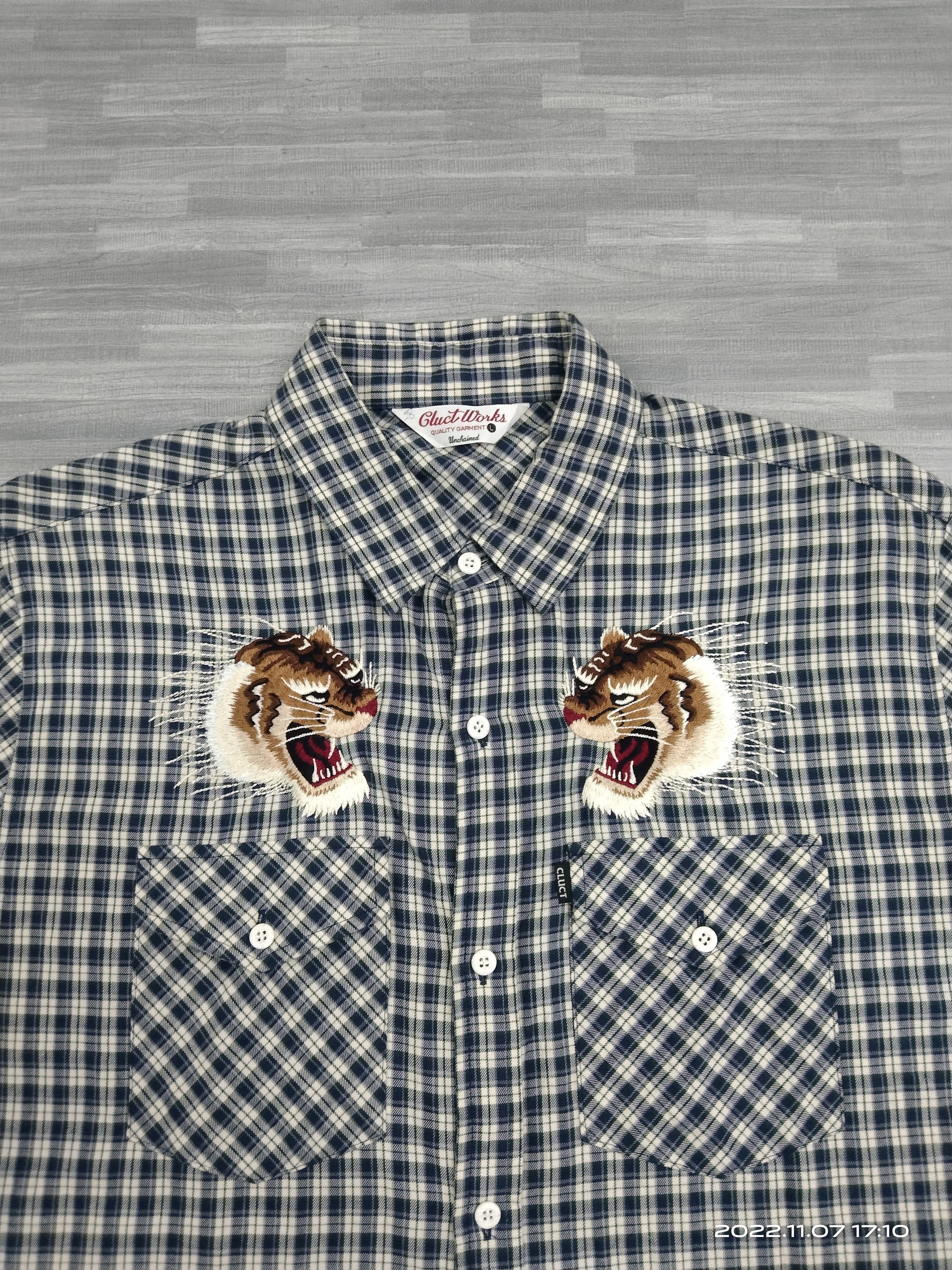 Other CLUCT WORK EMBROIDED 2 TIGER BUTTON UP SHIRT Size US L / EU 52-54 / 3 - 4 Thumbnail
