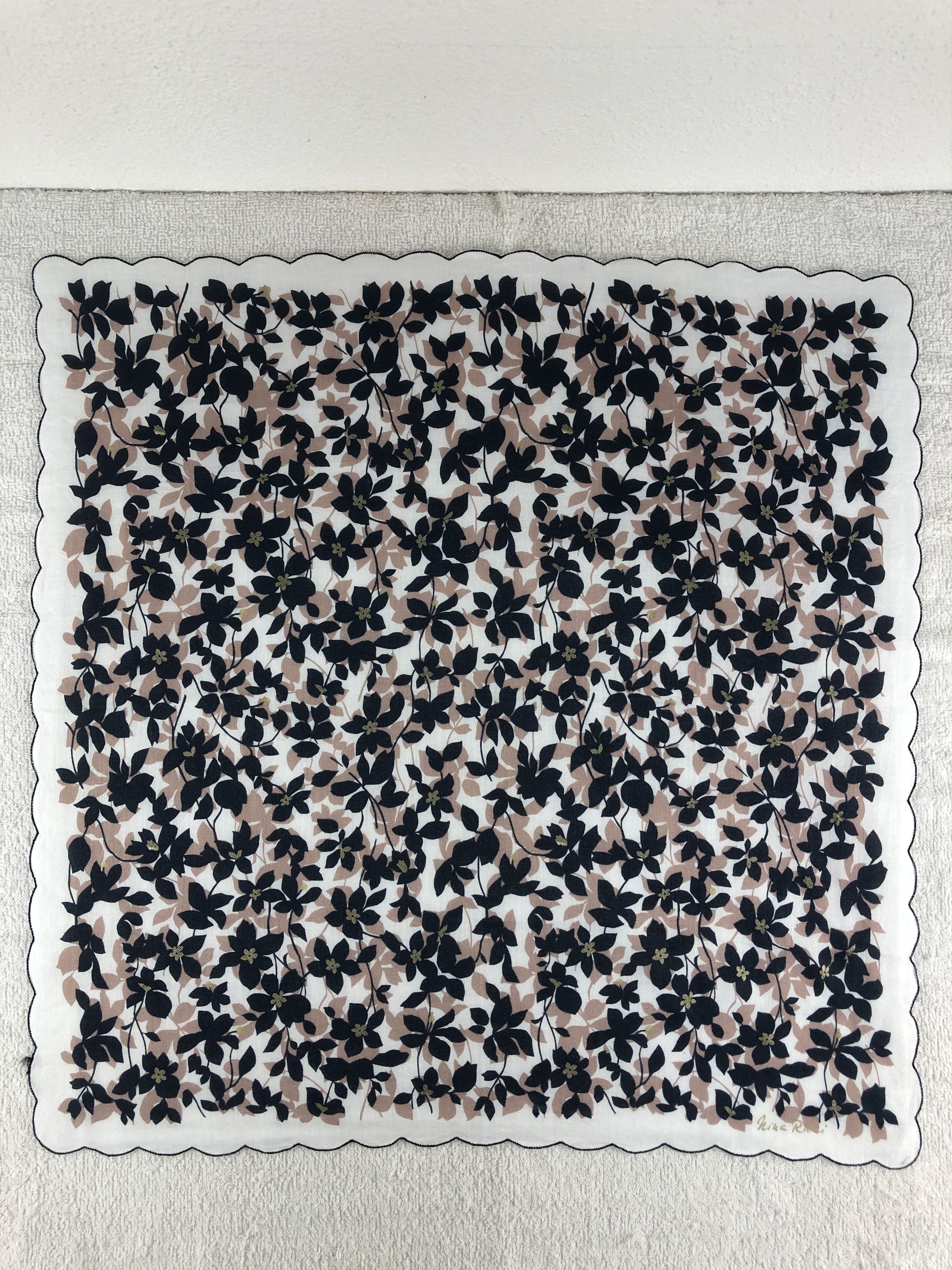 Nina Ricci Nina Ricci Floral Handkerchief / Bandana / Neckerchief C052 Size ONE SIZE - 3 Thumbnail