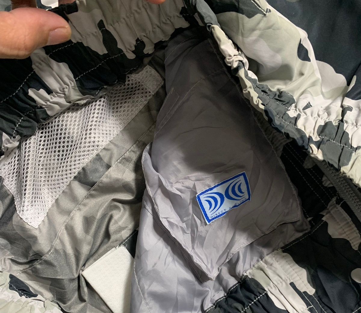 Japanese Brand Rare Japanese Brand Camo Windbreaker Jacket Worker Light Size US L / EU 52-54 / 3 - 7 Thumbnail