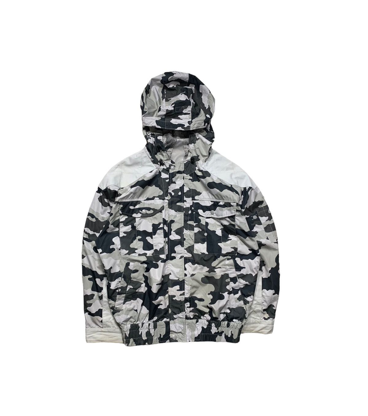 Japanese Brand Rare Japanese Brand Camo Windbreaker Jacket Worker Light Size US L / EU 52-54 / 3 - 1 Thumbnail