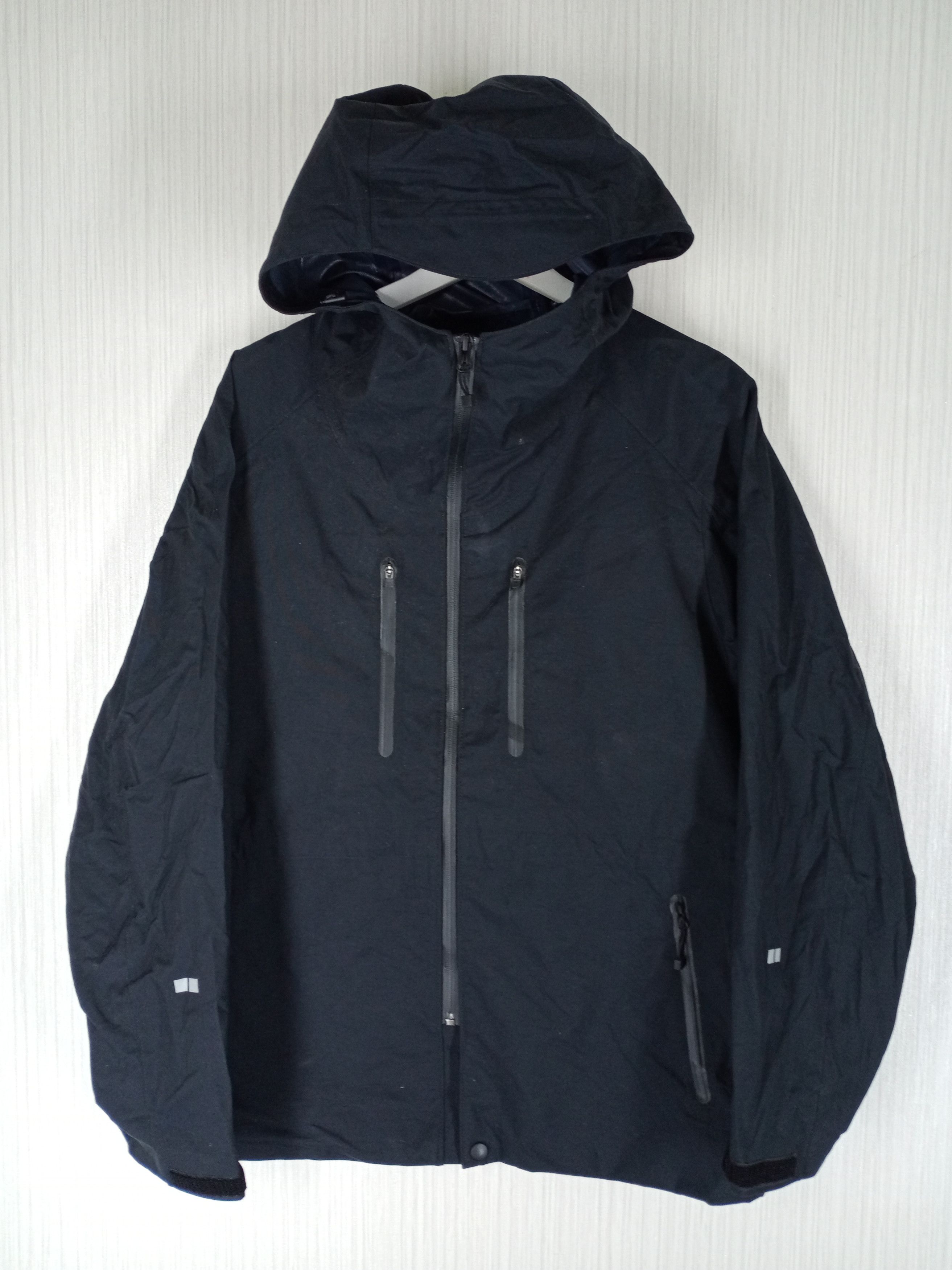 Uniqlo Waterproof Black Jacket Size US M / EU 48-50 / 2 - 1 Thumbnail