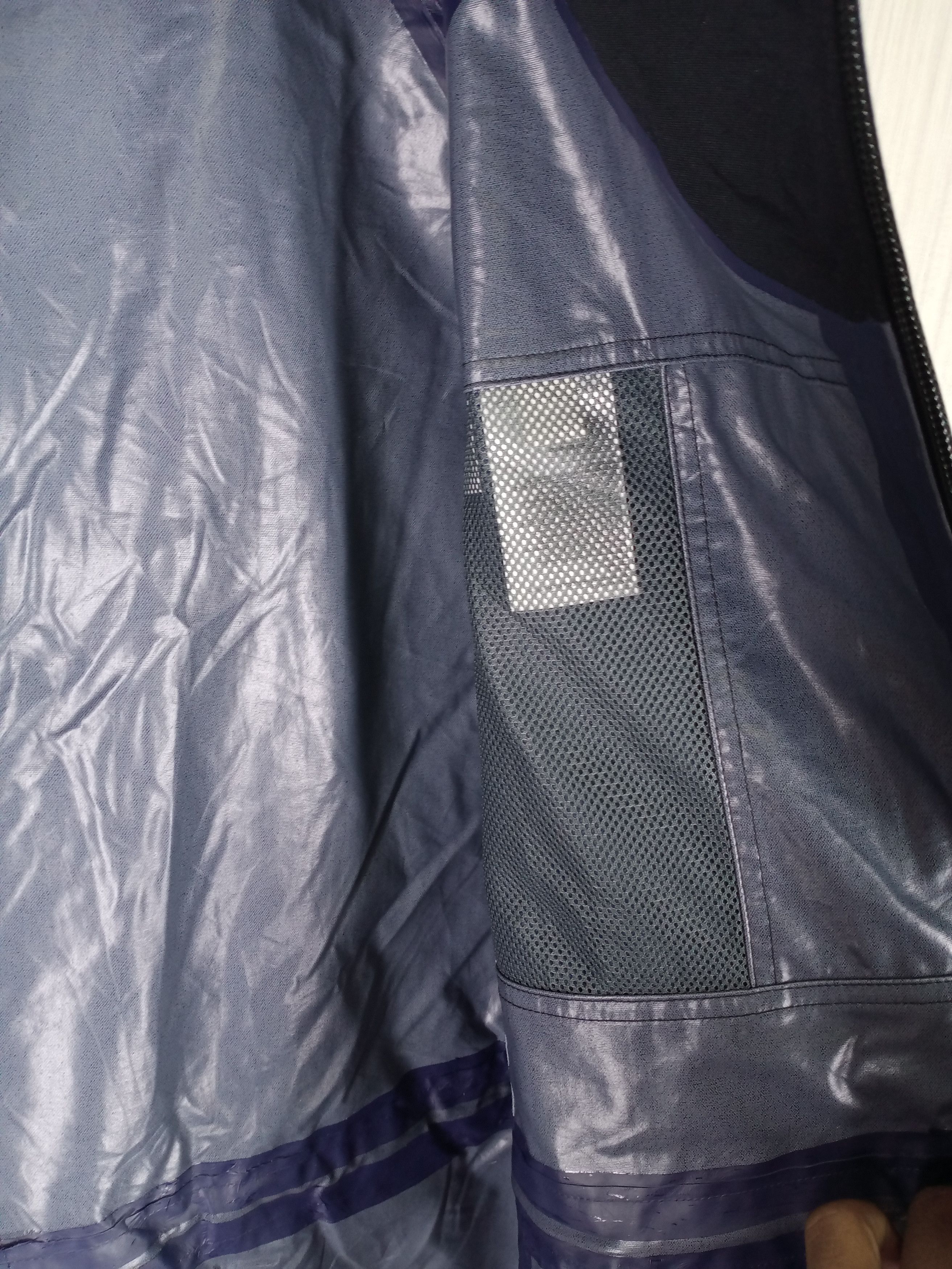 Uniqlo Waterproof Black Jacket Size US M / EU 48-50 / 2 - 6 Thumbnail