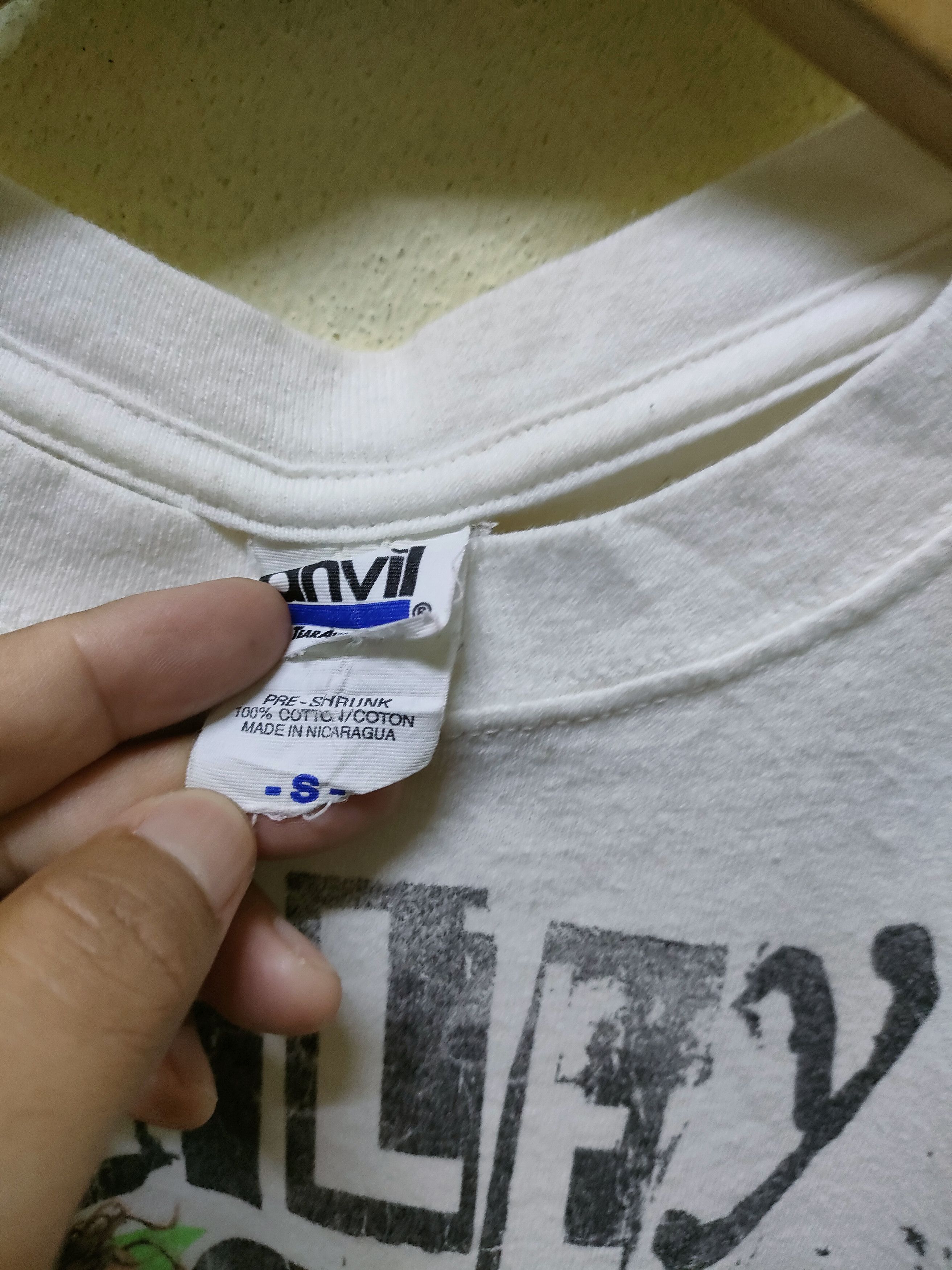 Band Tees × Vintage 💥Best Offer 💥 Vintage Miley Cyrus Tour T-shirt Size US S / EU 44-46 / 1 - 4 Thumbnail