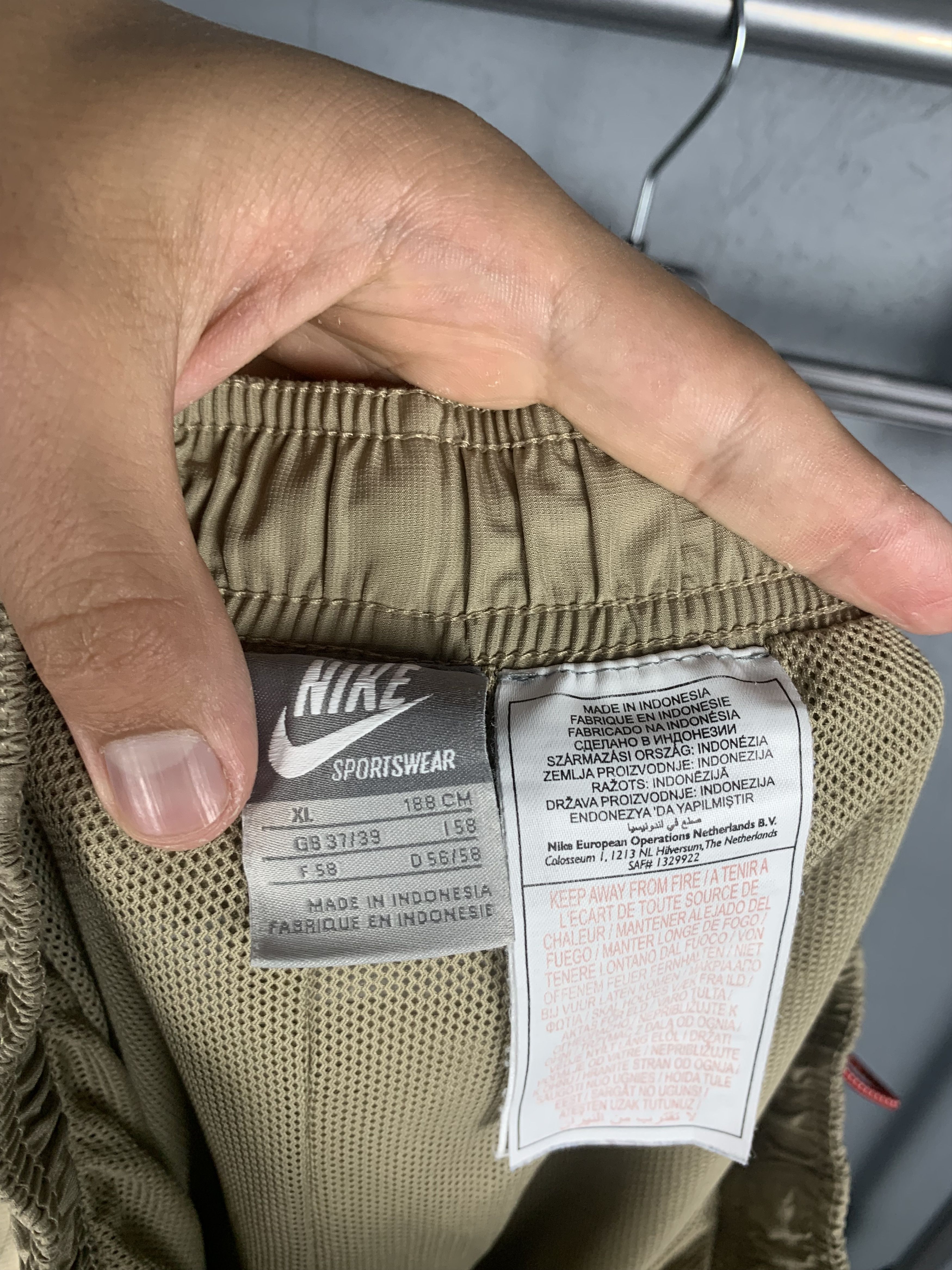 Nike Nike Vintage Mens NYLON Cargo Shorts Y2K Size US 36 / EU 52 - 6 Thumbnail