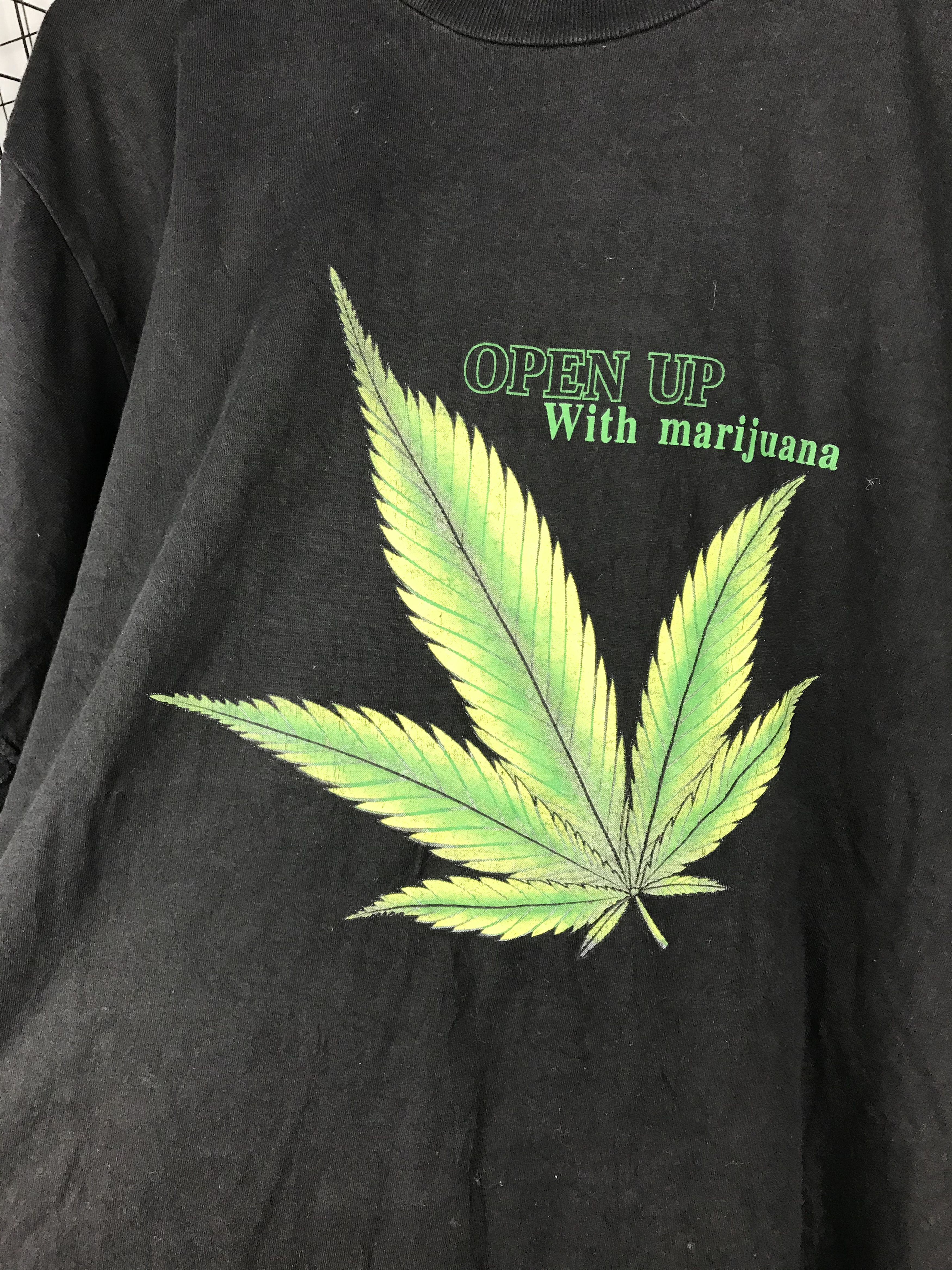 Vintage Vintage Marijuana Shirts Size US L / EU 52-54 / 3 - 3 Thumbnail