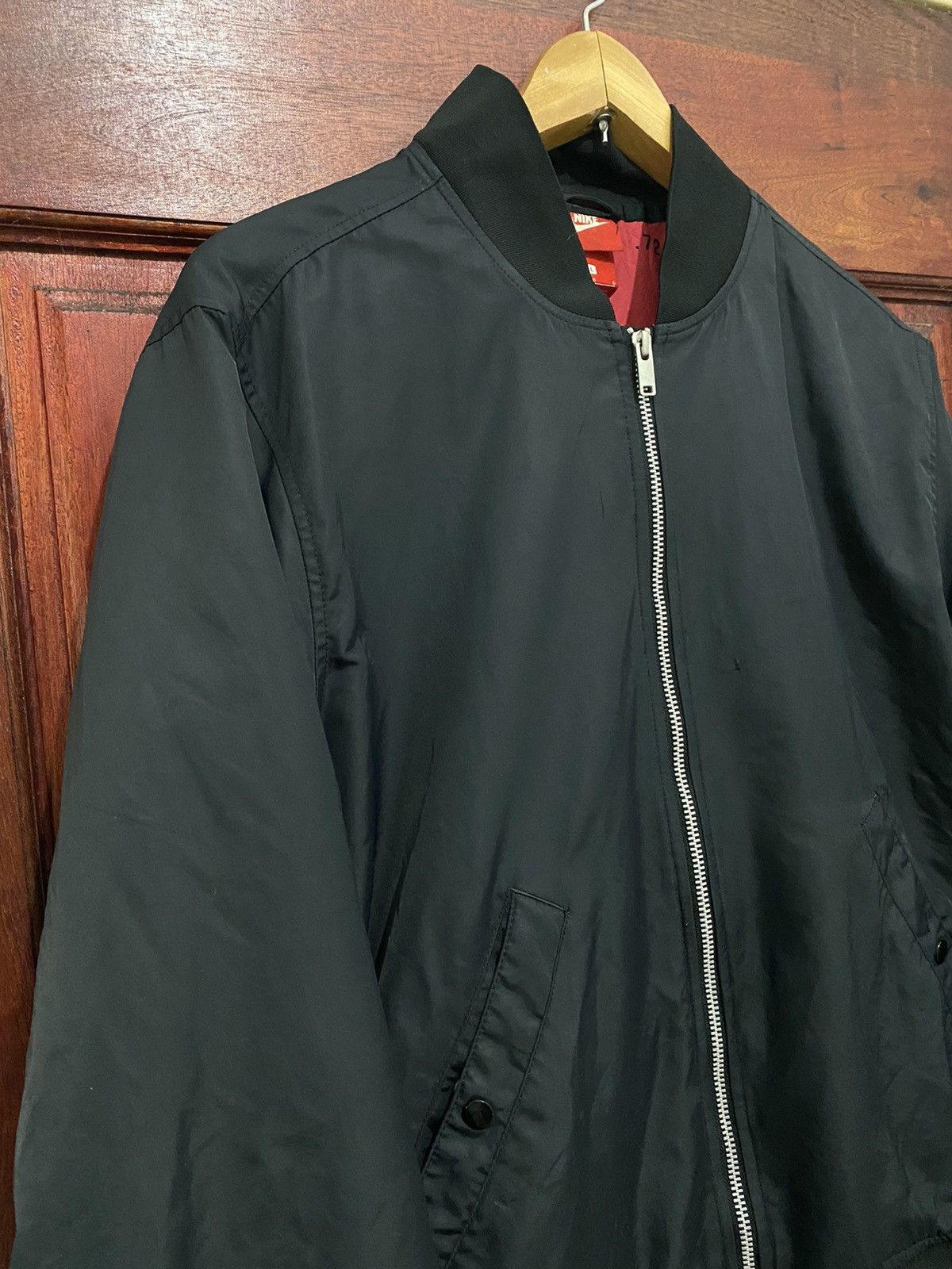 Nike Nike Air Max Nsw Syn Bomber Jacket Woven Black Size US L / EU 52-54 / 3 - 5 Thumbnail