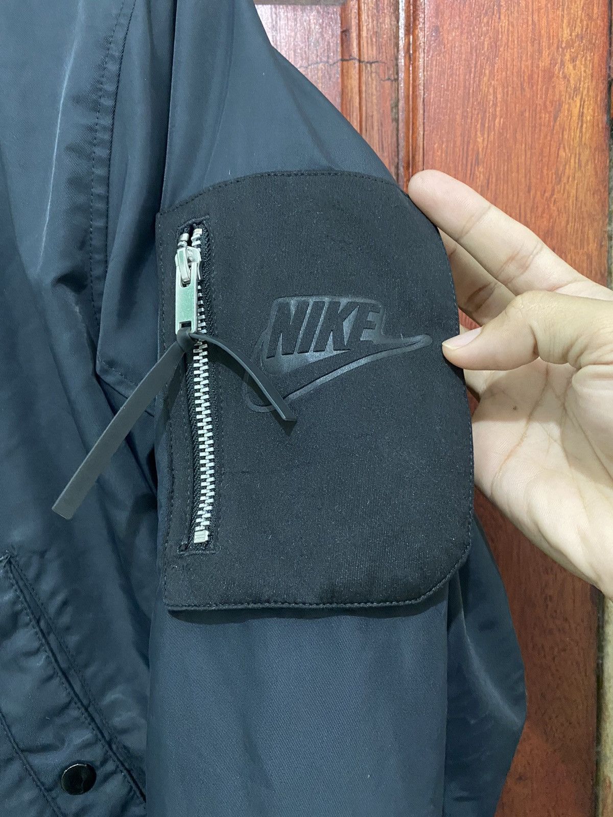 Nike Nike Air Max Nsw Syn Bomber Jacket Woven Black Size US L / EU 52-54 / 3 - 6 Thumbnail