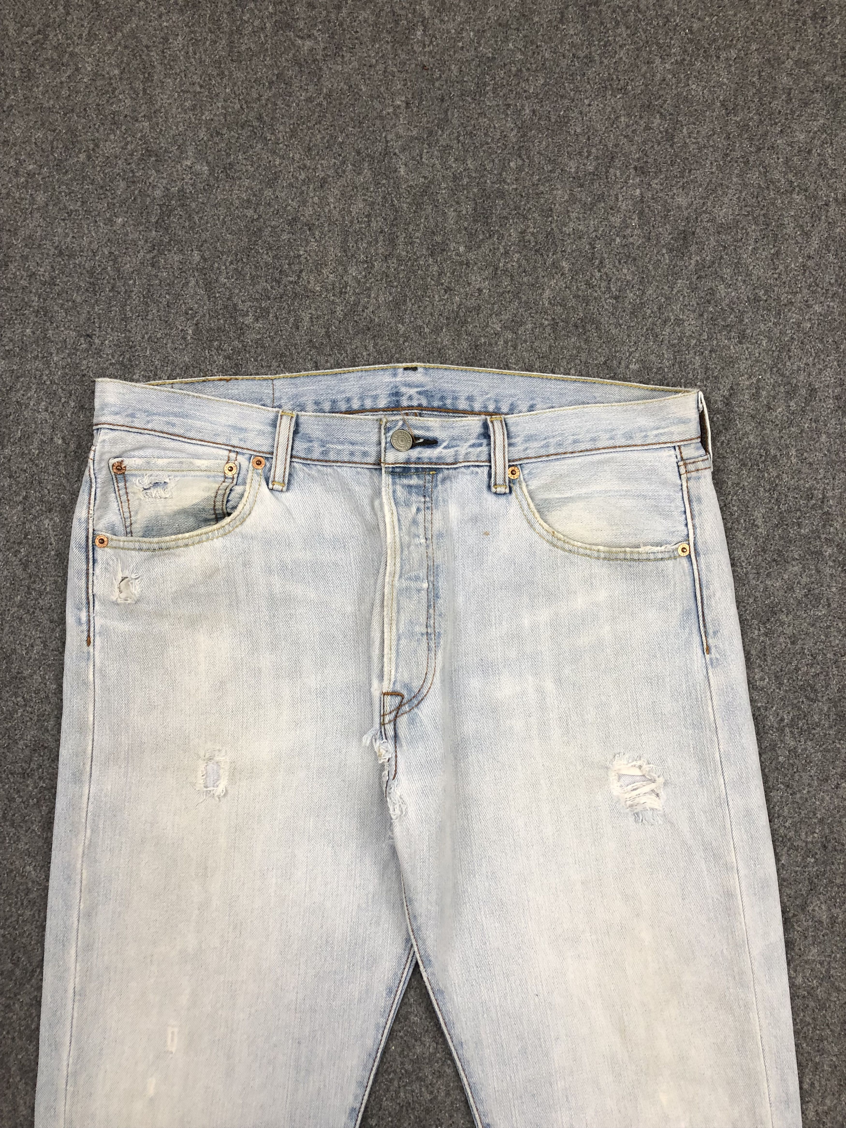 Levi's Vintage Levis 501 Light Wash Jeans DP1559 Size US 34 / EU 50 - 2 Thumbnail