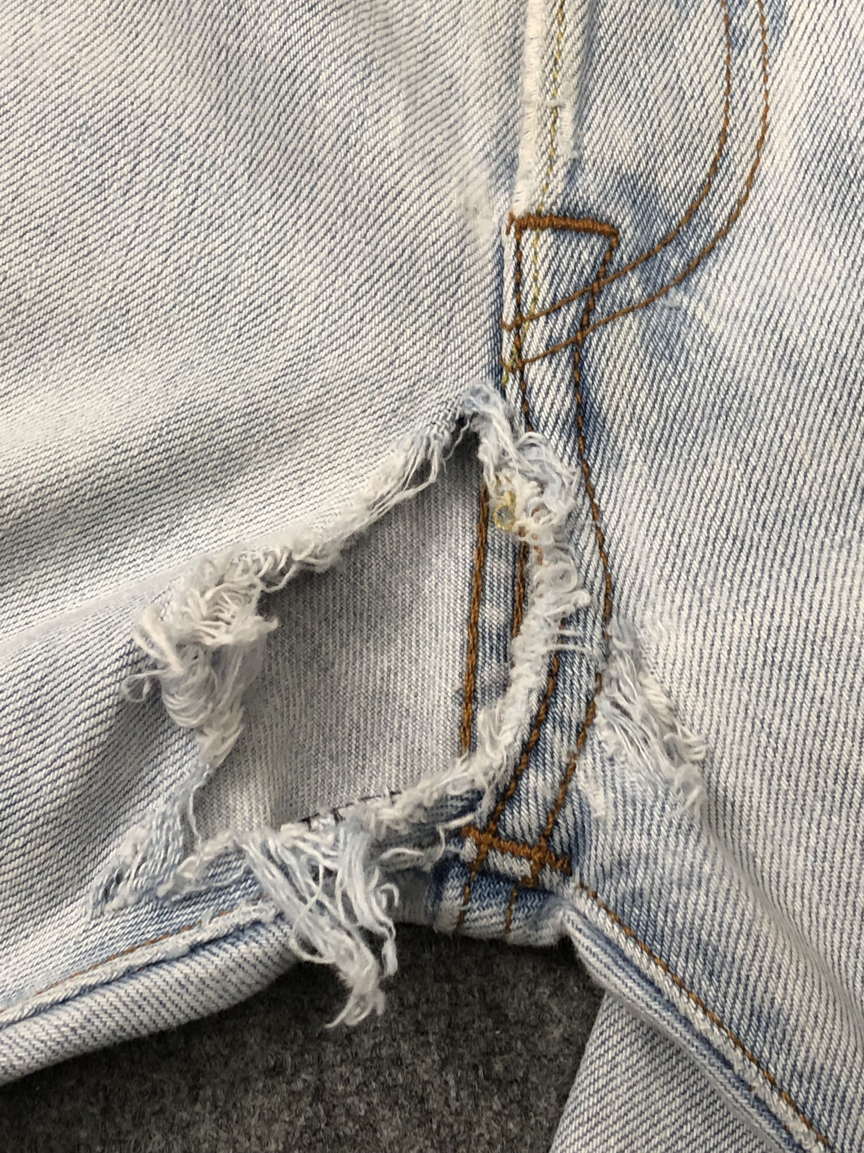 Levi's Vintage Levis 501 Light Wash Jeans DP1559 Size US 34 / EU 50 - 14 Thumbnail