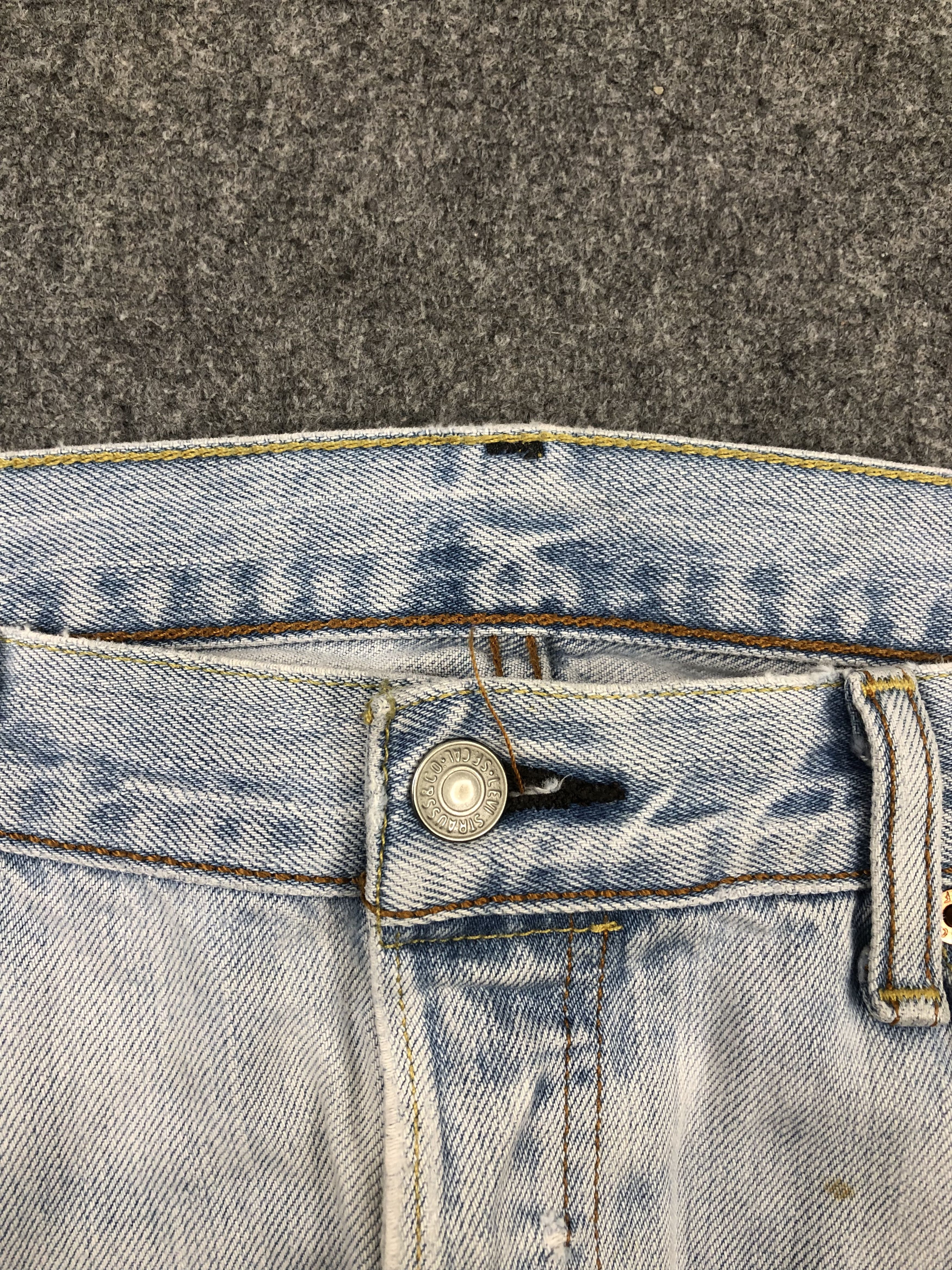 Levi's Vintage Levis 501 Light Wash Jeans DP1559 Size US 34 / EU 50 - 11 Thumbnail