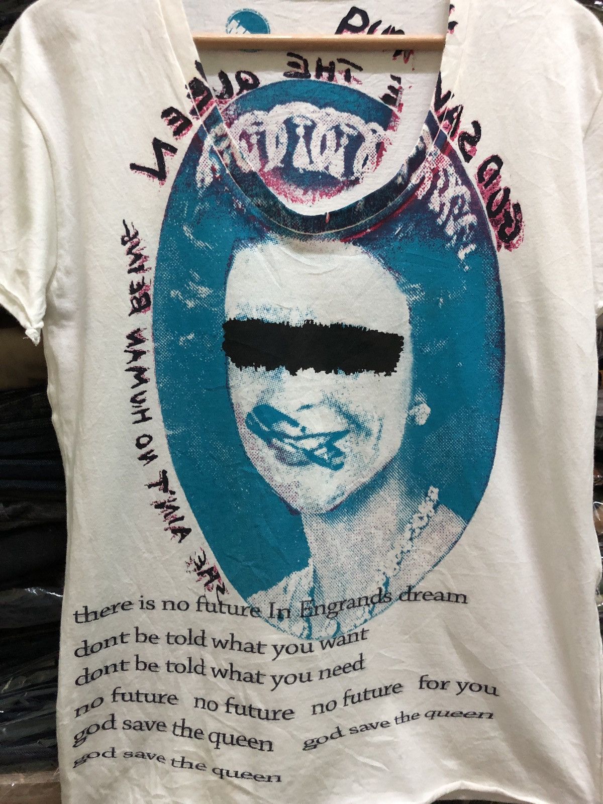Medicom Toy Medicom Toy God Save The Queen Parody Sex Pistol No Future Size US S / EU 44-46 / 1 - 4 Thumbnail