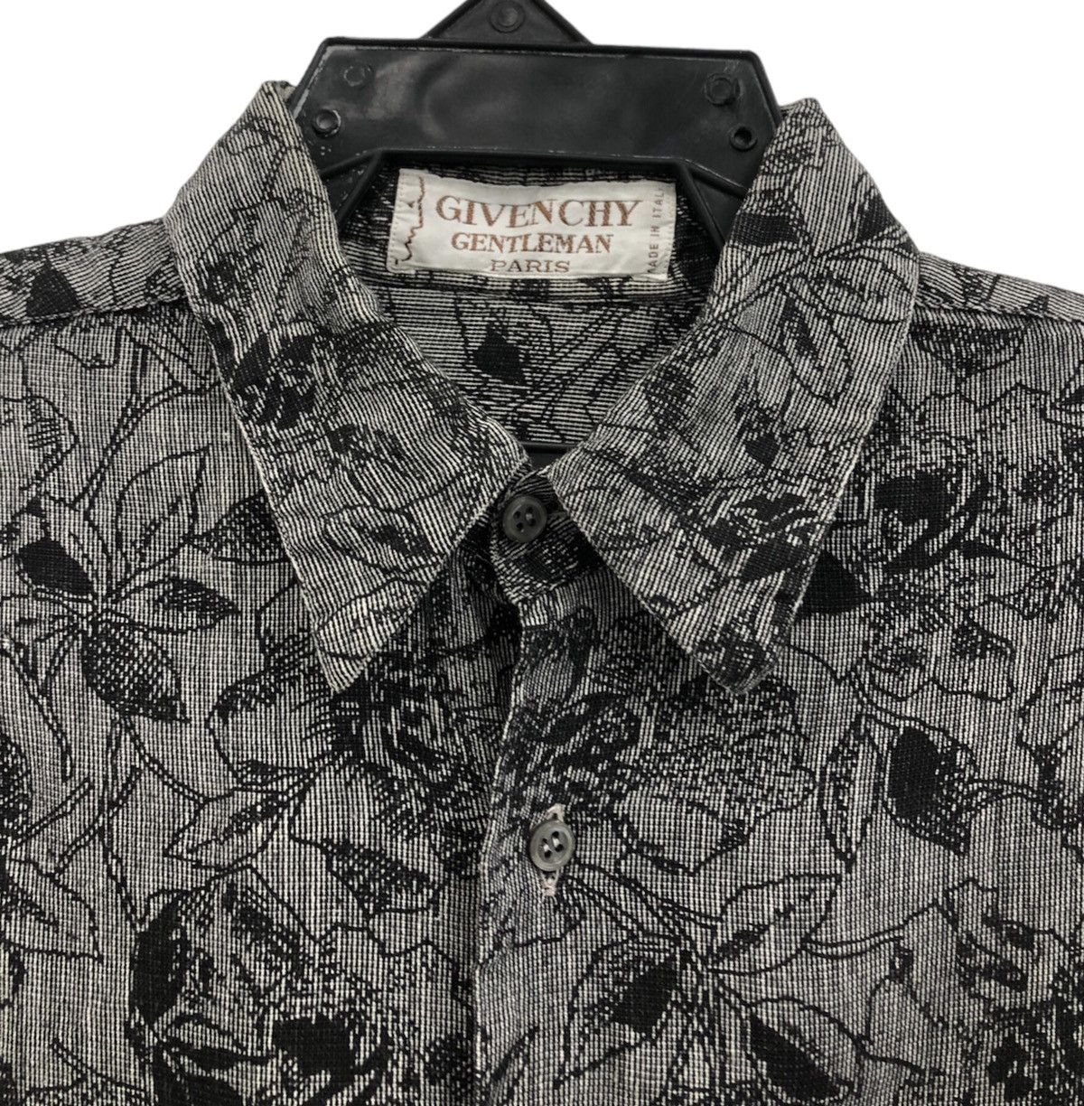 Givenchy GIVENCHY GENTLEMAN PARIS MADE IN ITALY SHIRT BUTTON UP Size US M / EU 48-50 / 2 - 3 Thumbnail