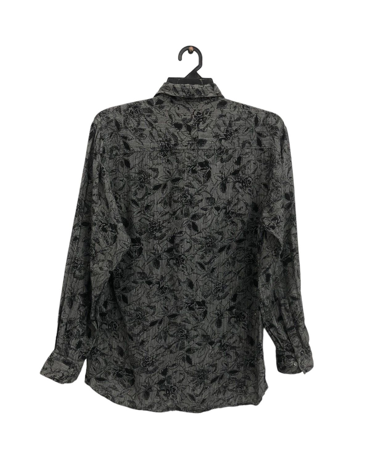 Givenchy GIVENCHY GENTLEMAN PARIS MADE IN ITALY SHIRT BUTTON UP Size US M / EU 48-50 / 2 - 2 Thumbnail