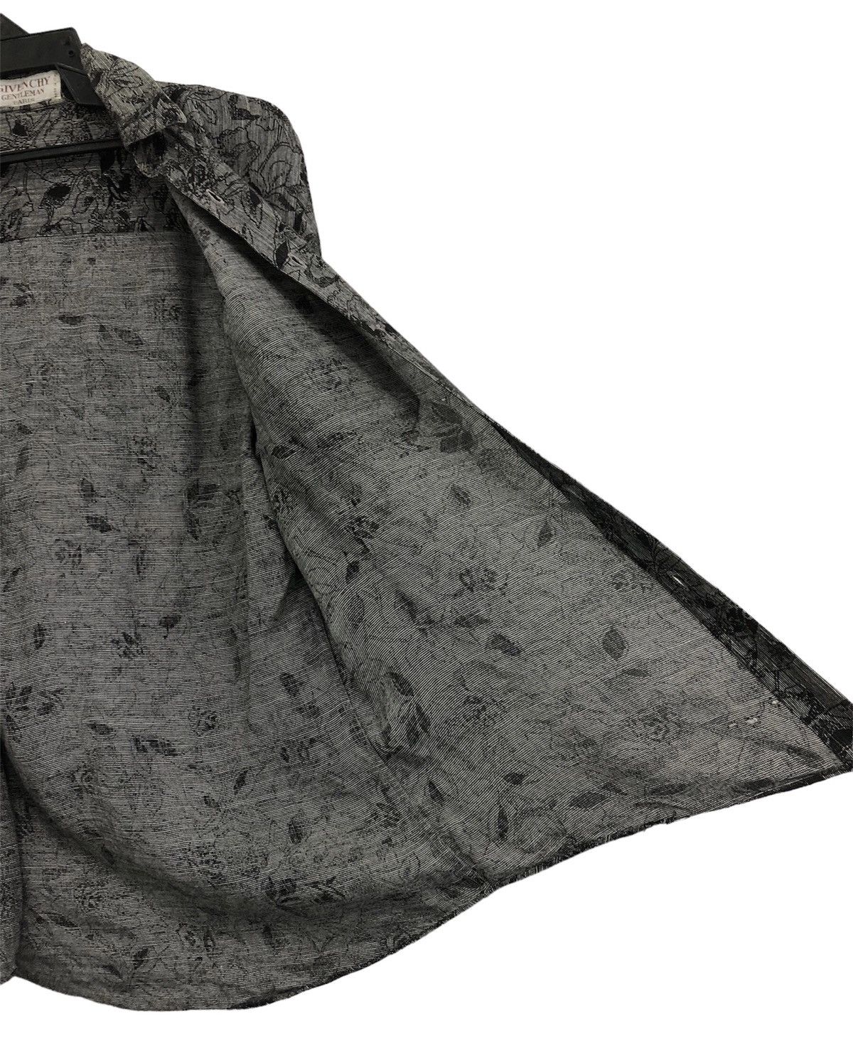 Givenchy GIVENCHY GENTLEMAN PARIS MADE IN ITALY SHIRT BUTTON UP Size US M / EU 48-50 / 2 - 9 Thumbnail