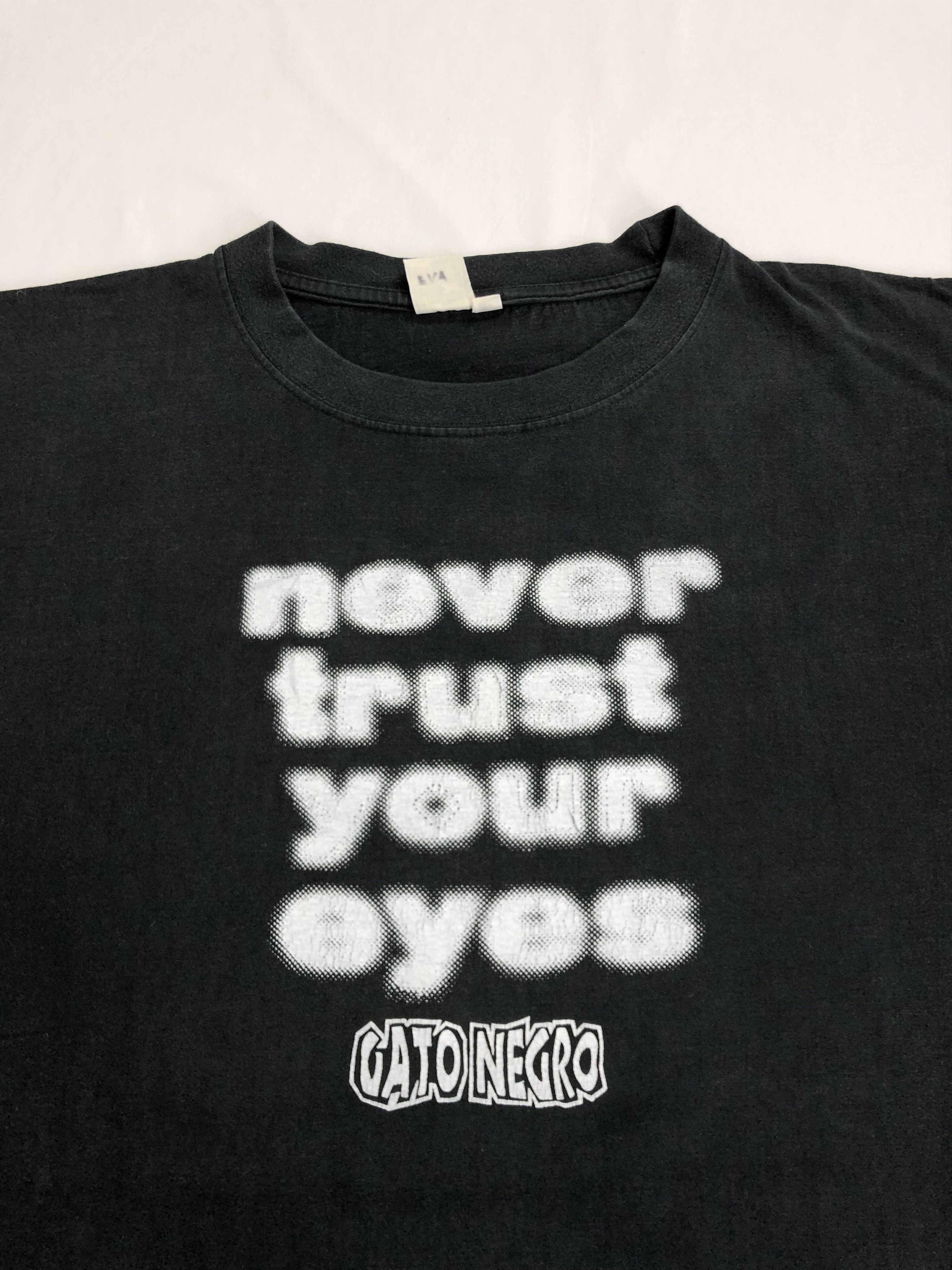 Vintage Vintage 90s Never Trust Your Eyes Gato Negro t-shirt Size US XXL / EU 58 / 5 - 4 Thumbnail