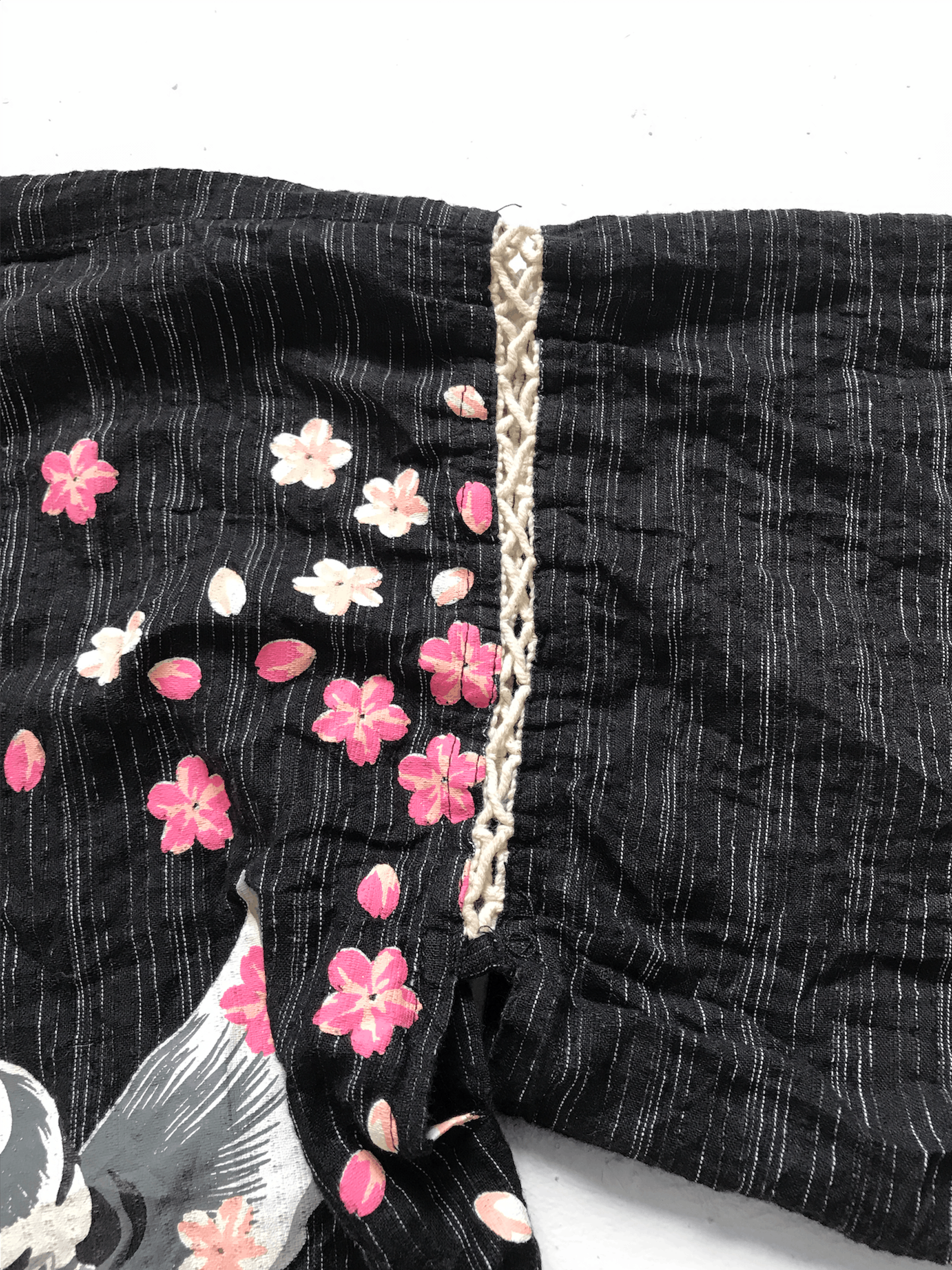 Japanese Brand Japanese Traditional Kimono Floral Fish Koi Size US M / EU 48-50 / 2 - 4 Thumbnail