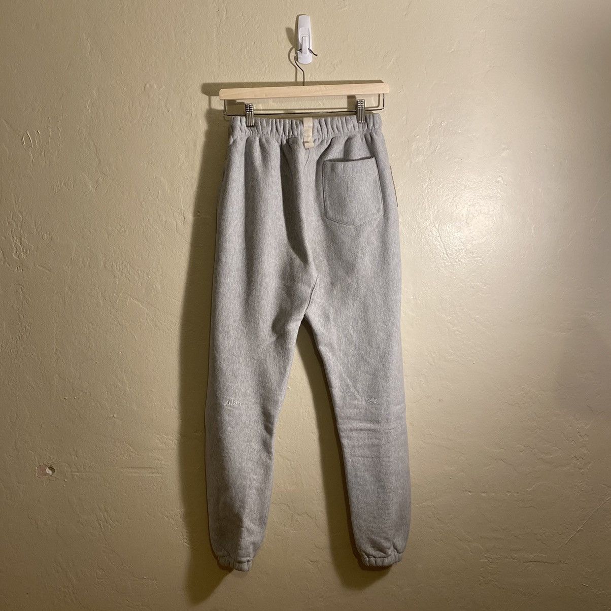 Advisory Board Crystals Advisory Board Crystals Embroidery Tapered Sweatpants Size US 30 / EU 46 - 2 Thumbnail