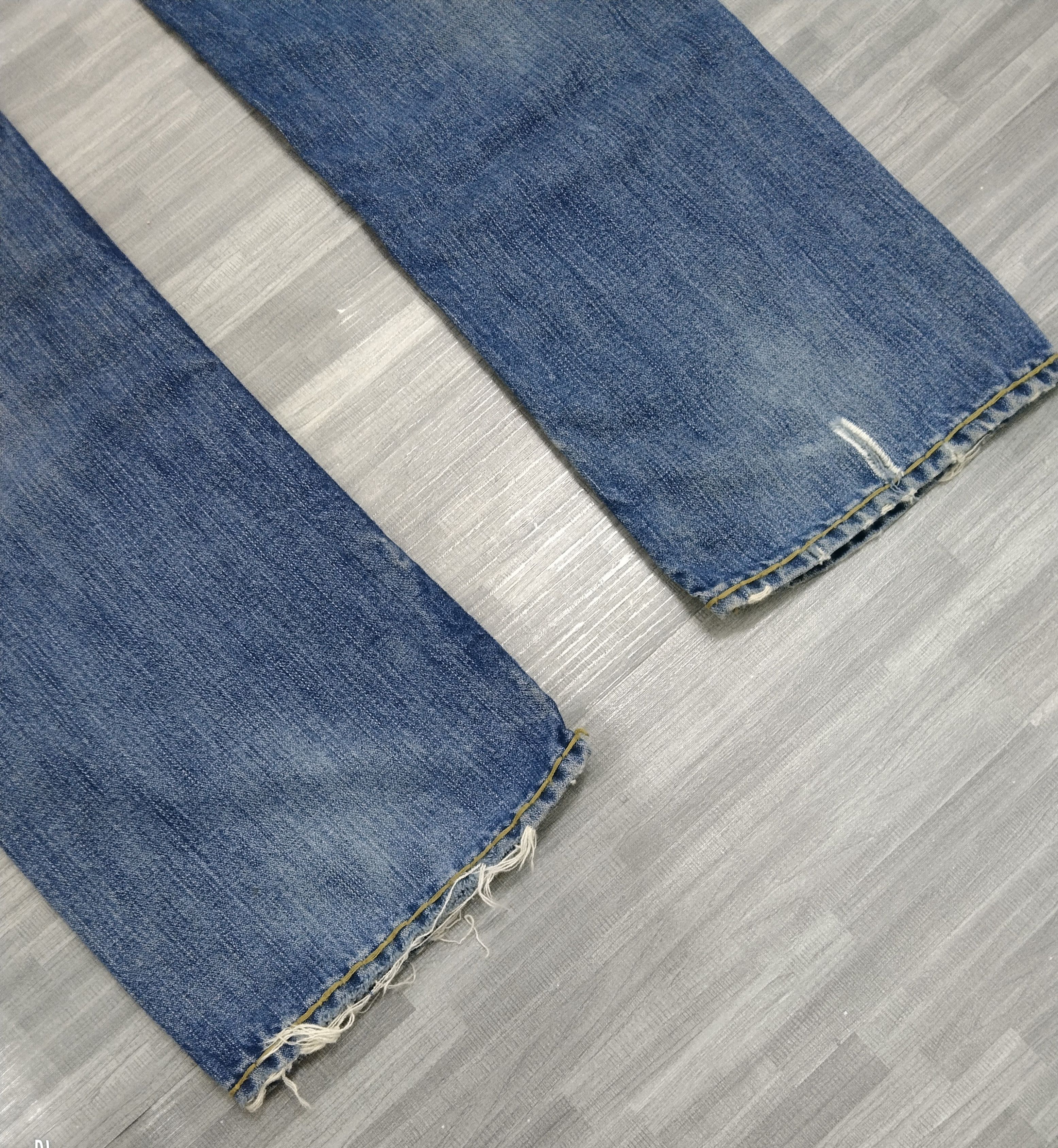 True Religion DiSTRESSED VINTAGE 2000s TRUE RELIGION DENIM PANTS Size US 30 / EU 46 - 7 Thumbnail