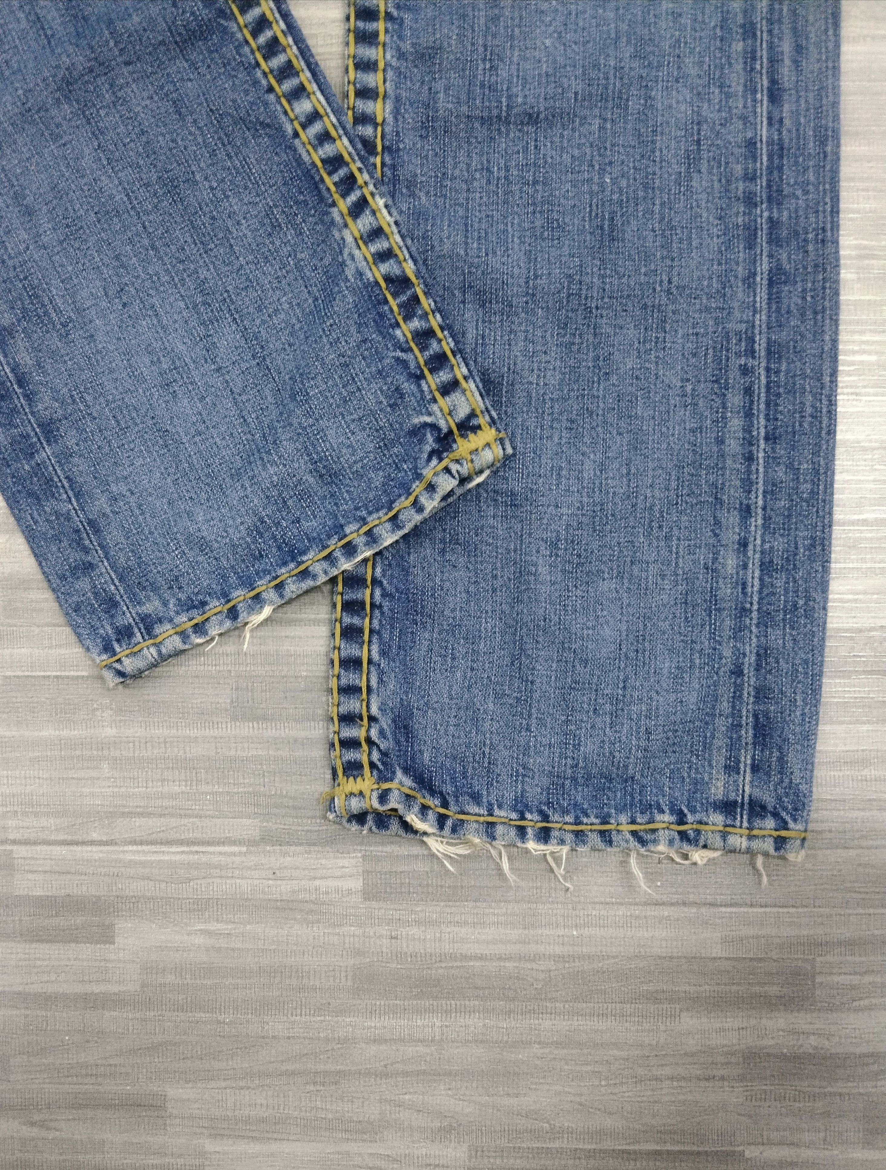 True Religion DiSTRESSED VINTAGE 2000s TRUE RELIGION DENIM PANTS Size US 30 / EU 46 - 8 Thumbnail