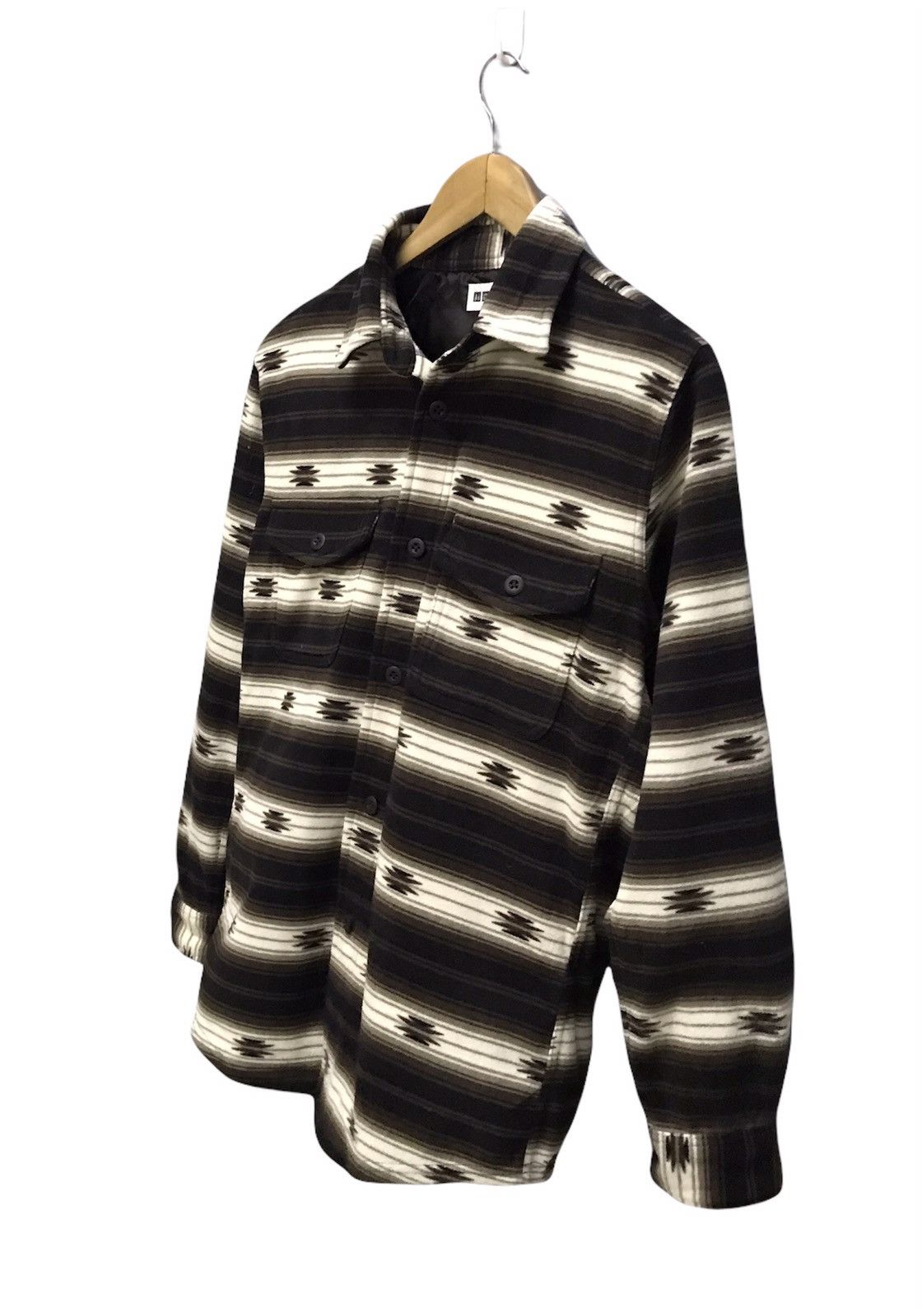 Uniqlo Navajo native uniqlo polyester button up shirt Size US M / EU 48-50 / 2 - 2 Thumbnail