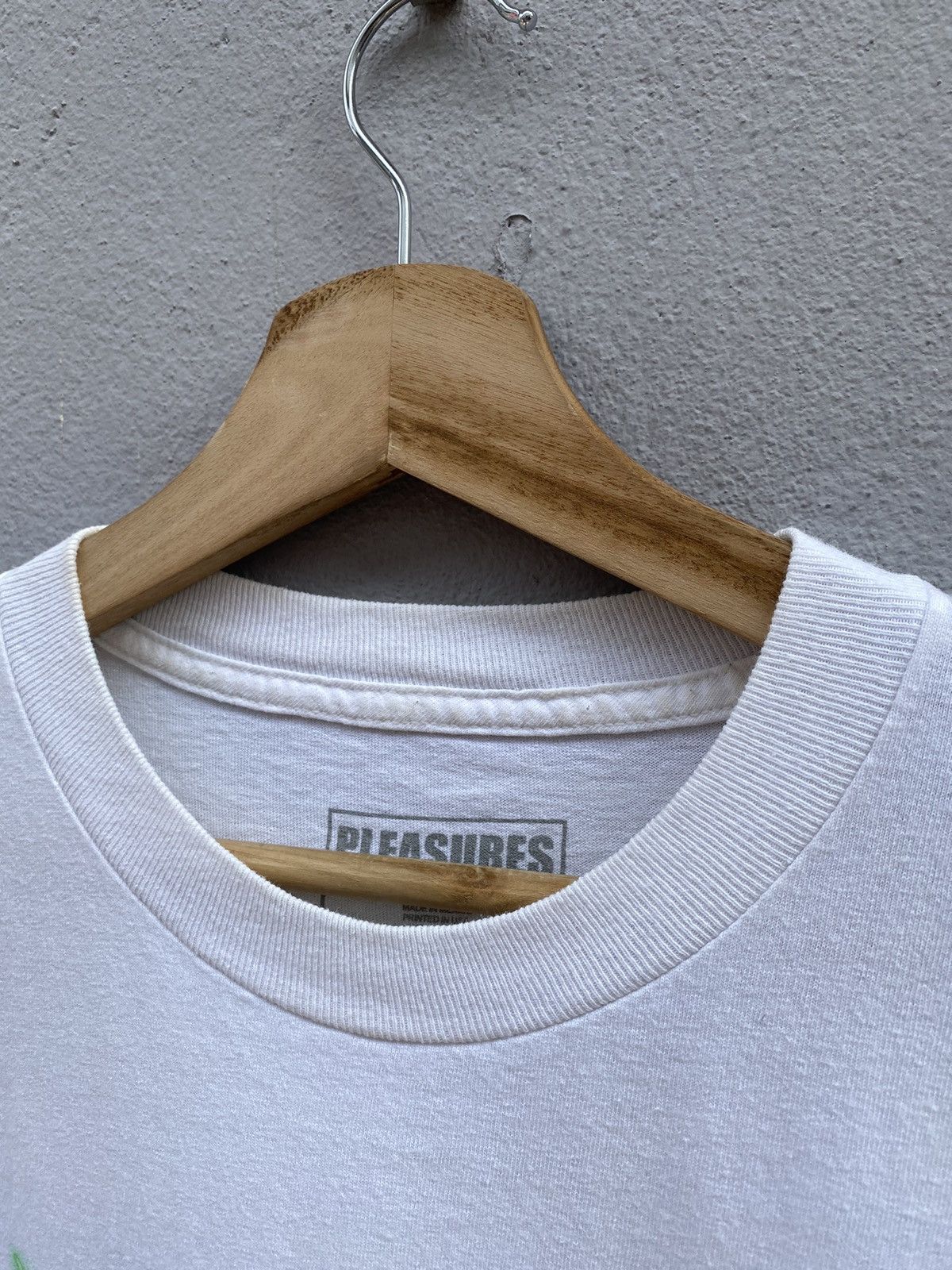 Pleasures PLEASURES “Jesus” Tee Size US M / EU 48-50 / 2 - 5 Thumbnail