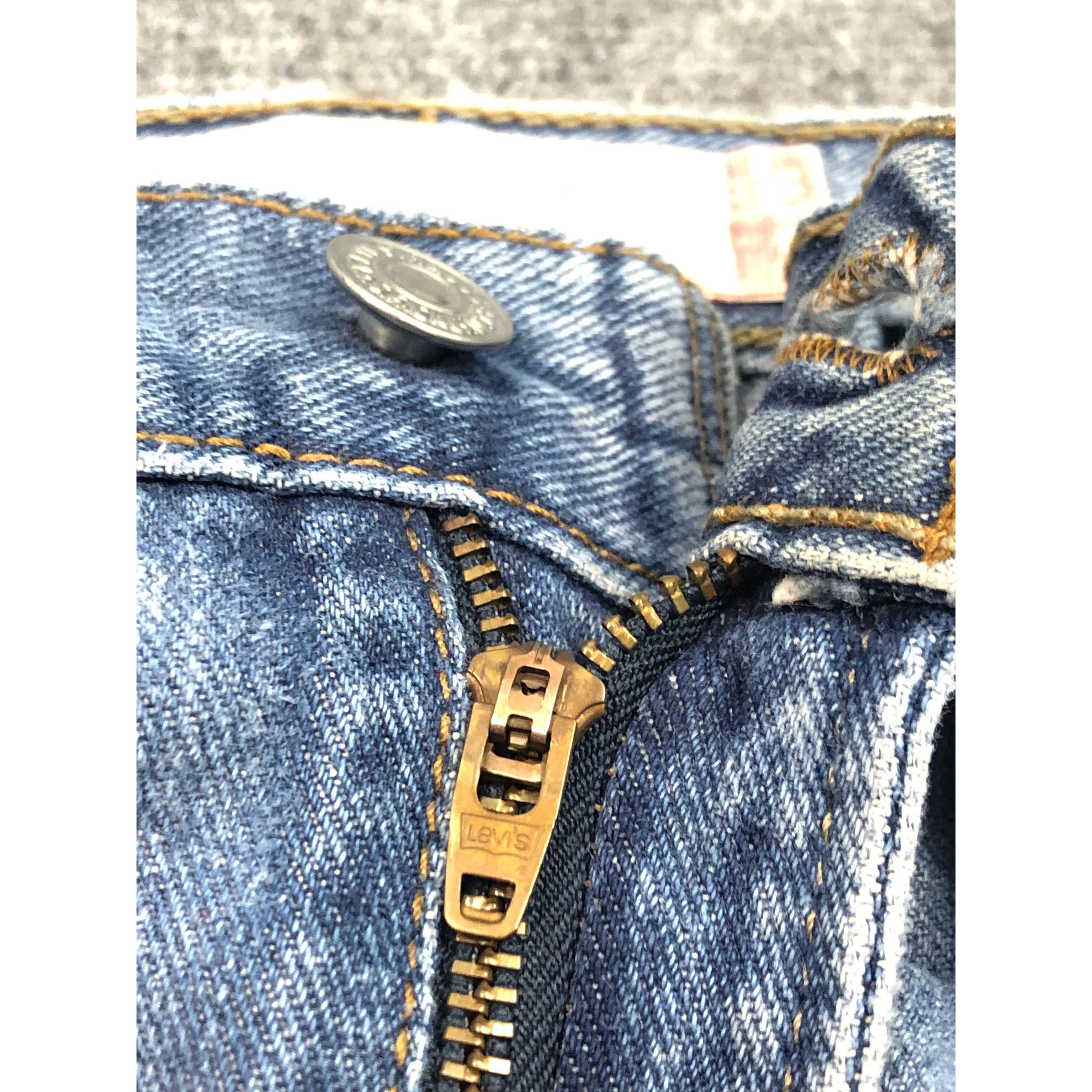 Levi's × Vintage Vintage Levis 505 Regular Fit Lightwash Denim DP0346 Size US 34 / EU 50 - 8 Thumbnail