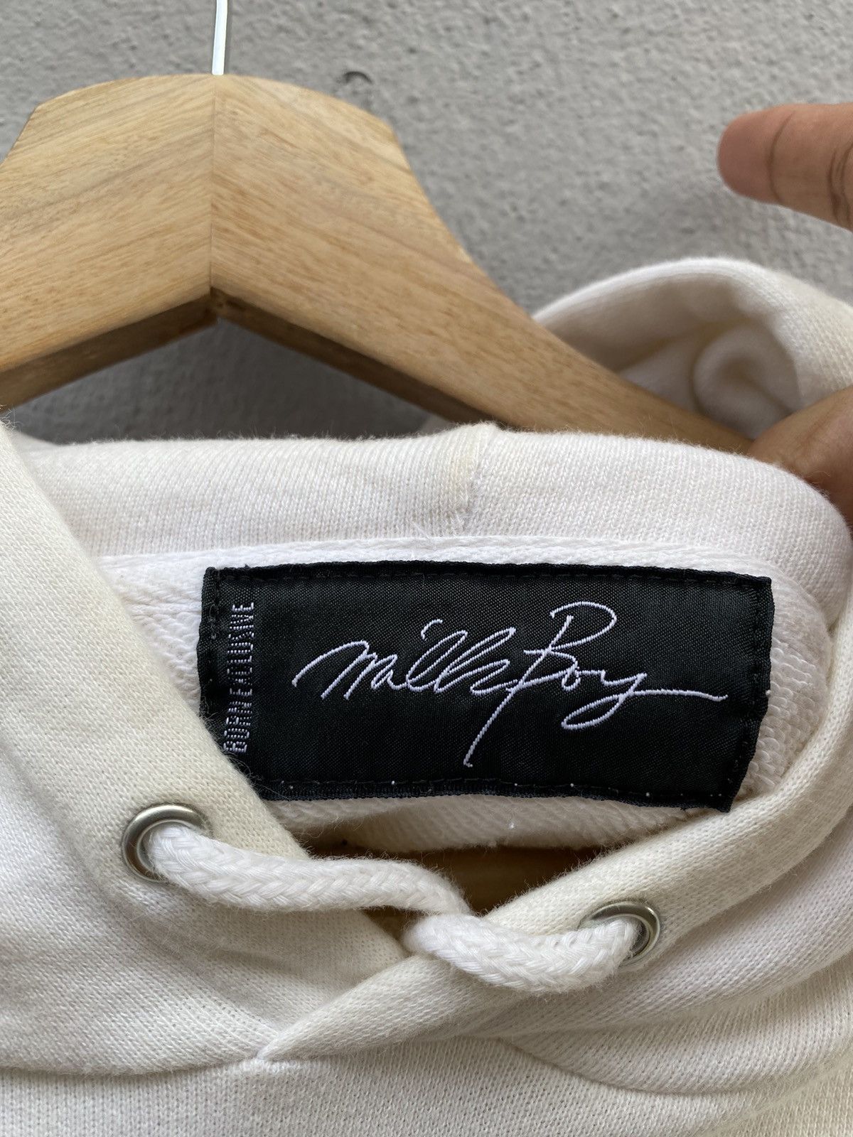 Japanese Brand MILKBOY “Never Feed The Bears” Overprint Hoodie Size US L / EU 52-54 / 3 - 5 Thumbnail