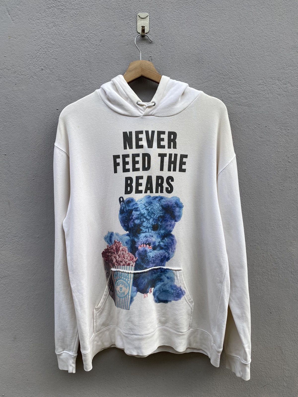 Japanese Brand MILKBOY “Never Feed The Bears” Overprint Hoodie Size US L / EU 52-54 / 3 - 1 Thumbnail
