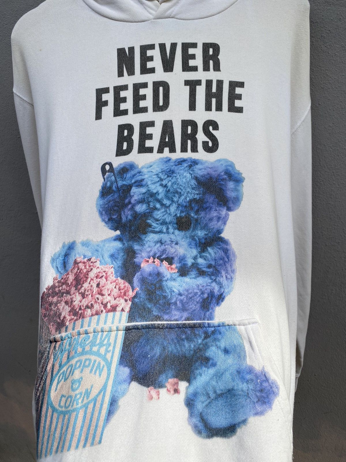 Japanese Brand MILKBOY “Never Feed The Bears” Overprint Hoodie Size US L / EU 52-54 / 3 - 2 Thumbnail