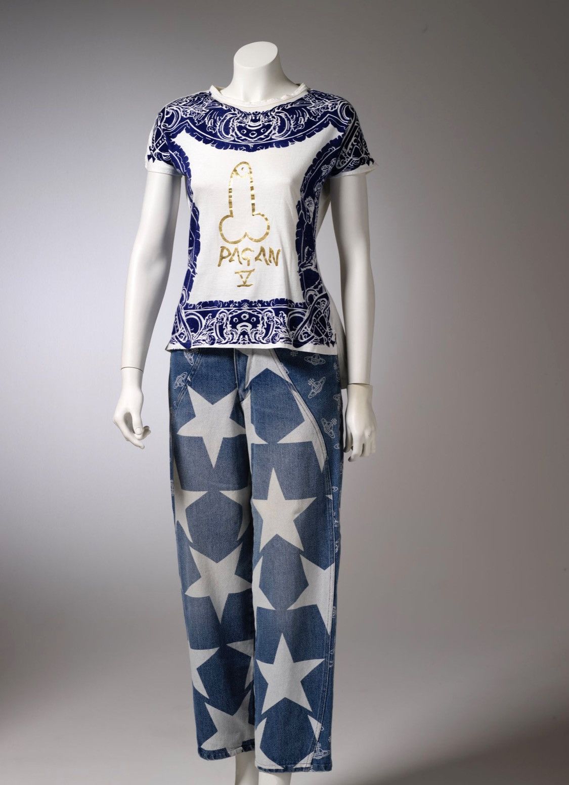 VIVIENNE WESTWOOD 1990s Saturn skivvy