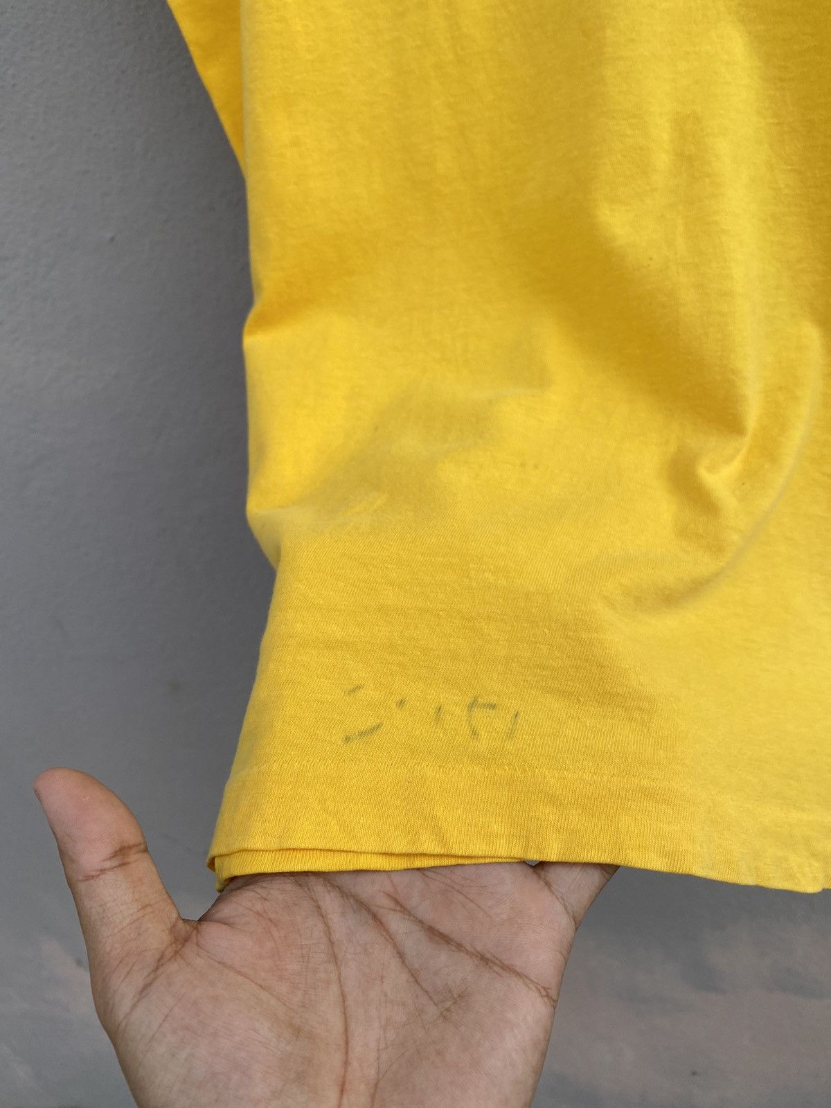 💥RARE💥Vintage 90s NIKE “P. L. A. Y.” Center Swoosh Event Tee