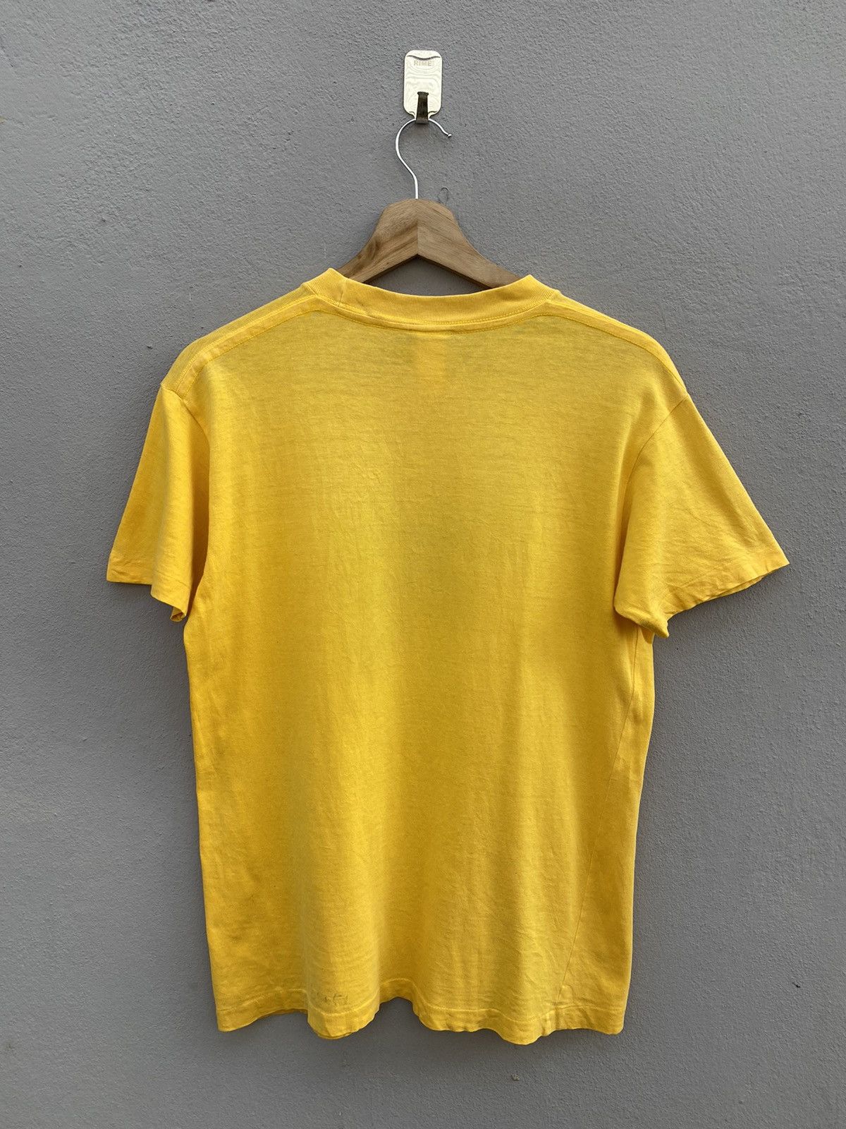 💥RARE💥Vintage 90s NIKE “P. L. A. Y.” Center Swoosh Event Tee