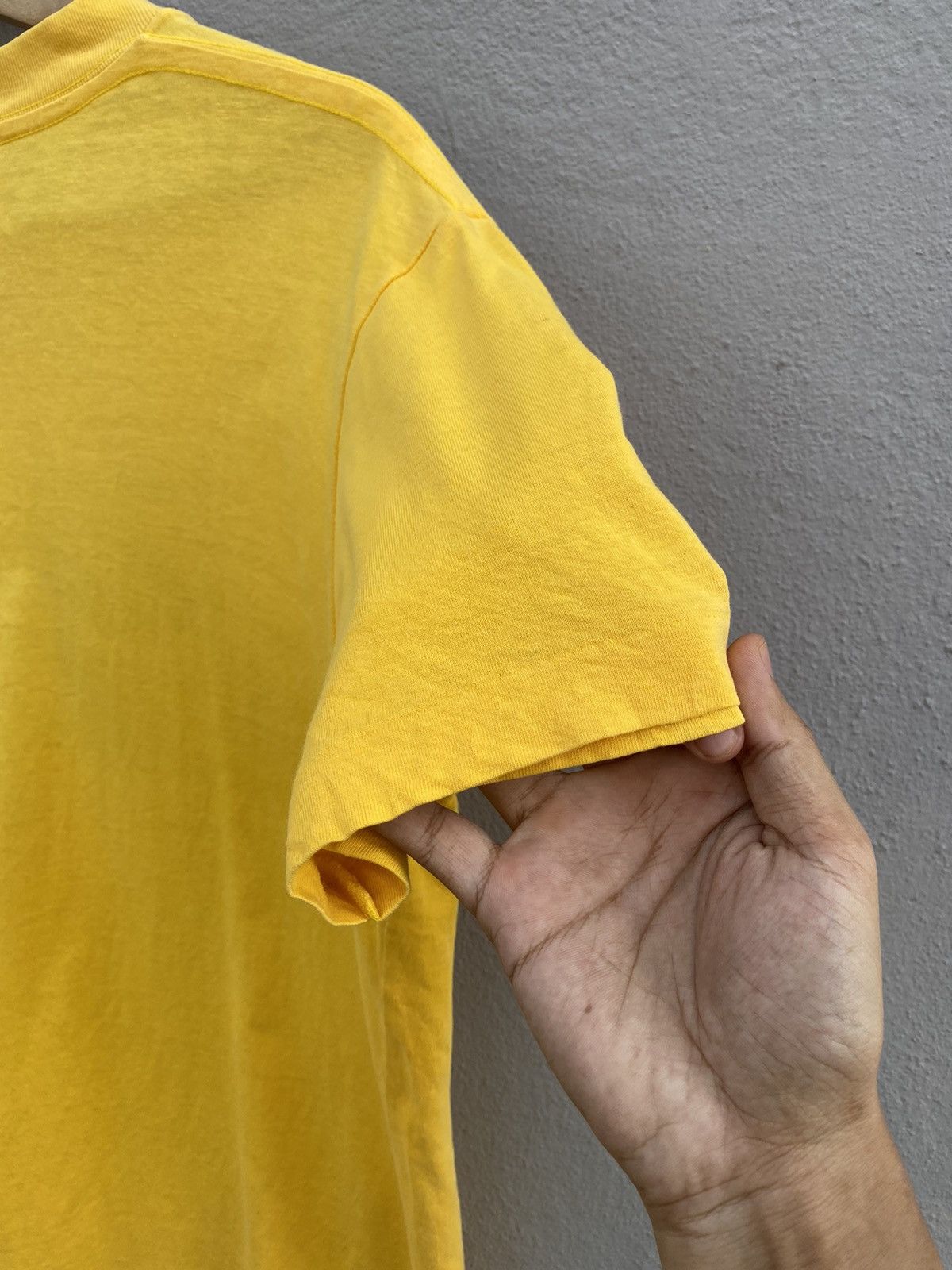 💥RARE💥Vintage 90s NIKE “P. L. A. Y.” Center Swoosh Event Tee