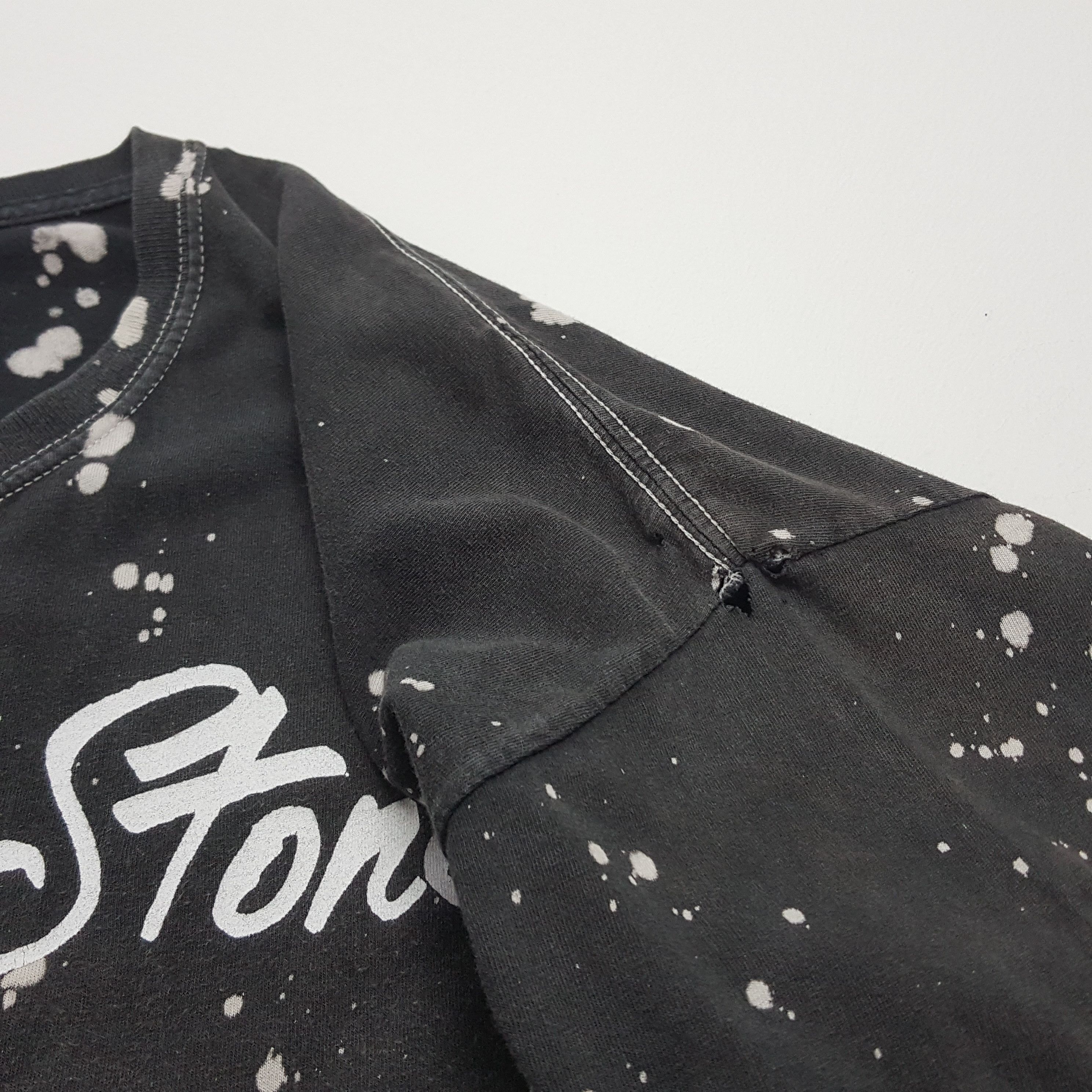 Band Tees × The Rolling Stones × Vintage Vintage THE ROLLING STONES Band Acid Wash Logo T-Shirt cp2 Size US XL / EU 56 / 4 - 3 Thumbnail